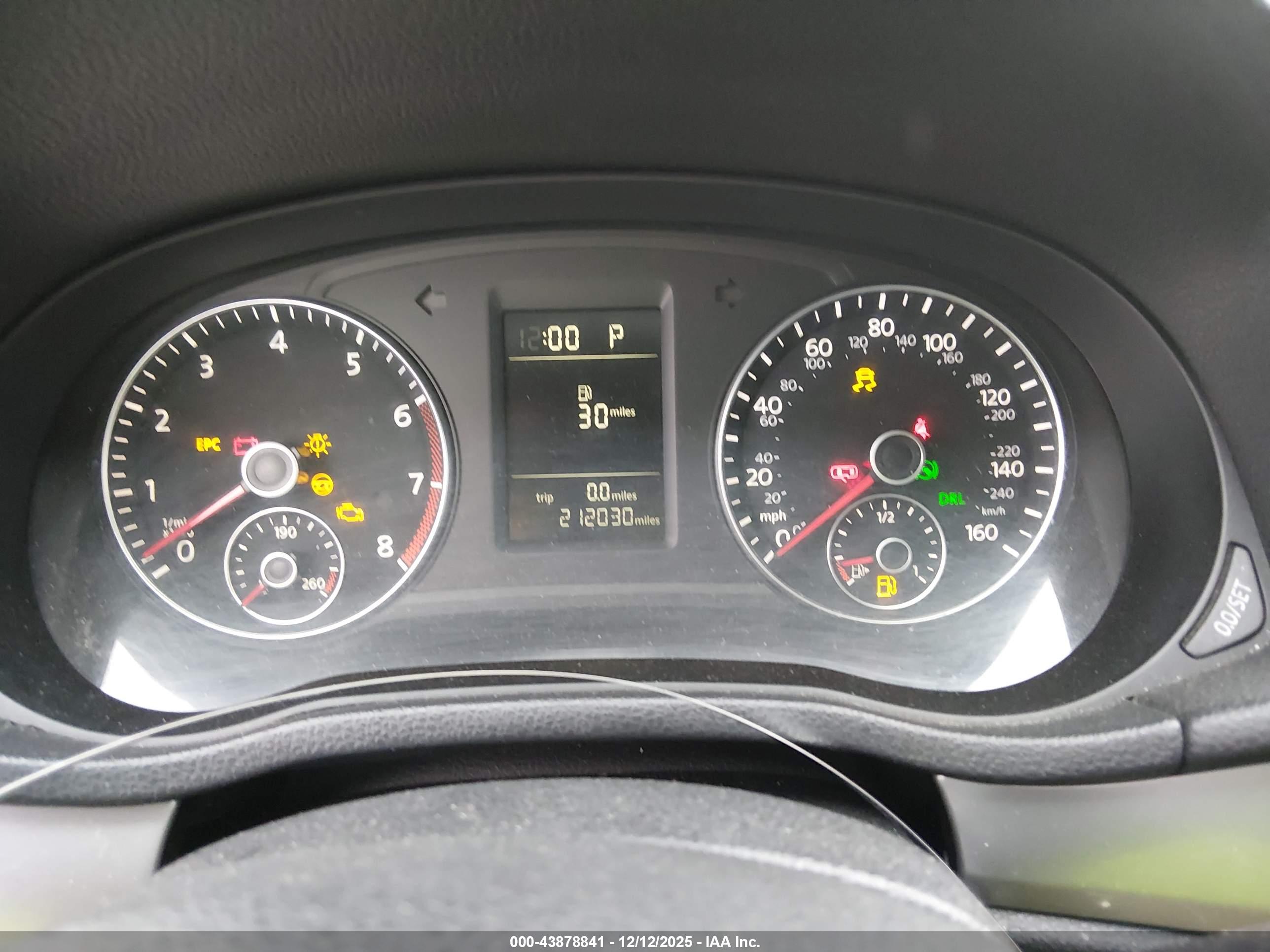 VOLKSWAGEN PASSAT image 7