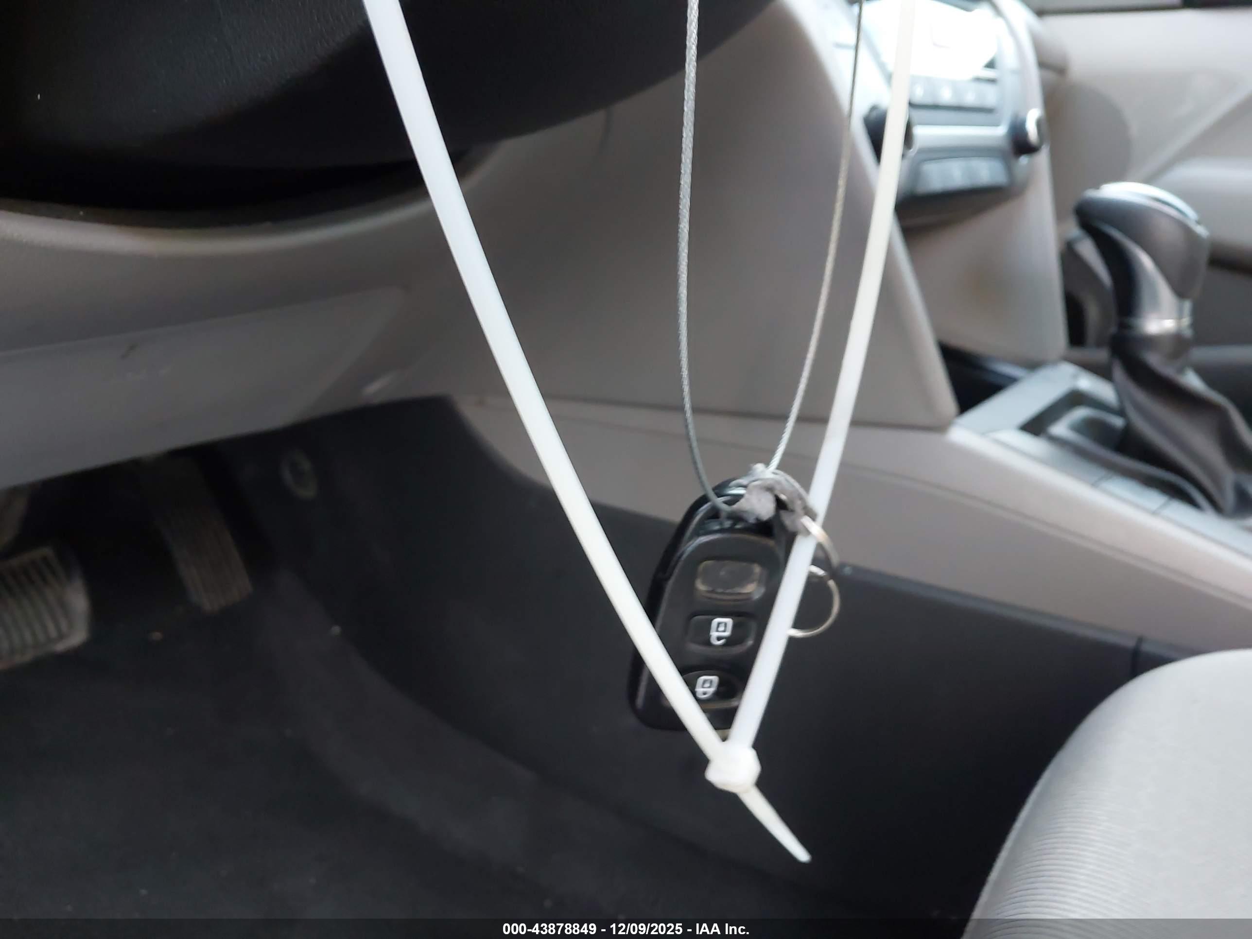 HYUNDAI ELANTRA image 11