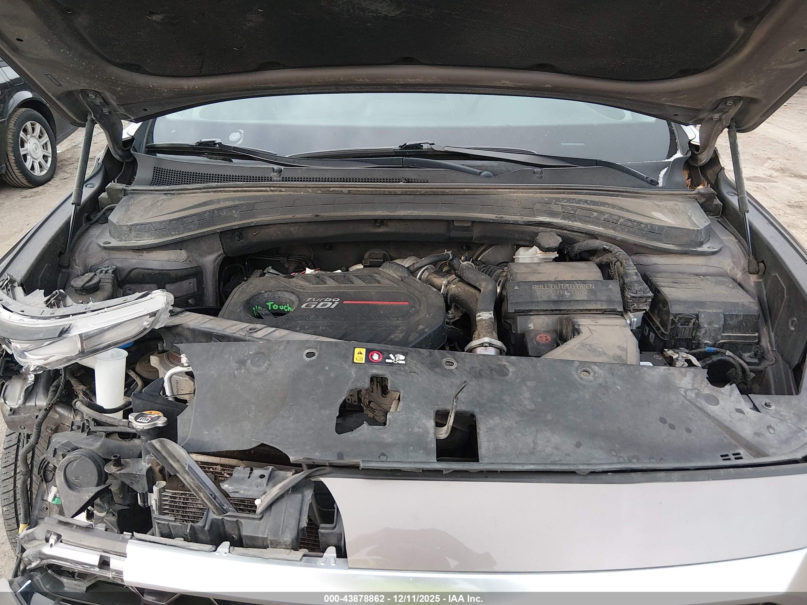 HYUNDAI SANTA image 10