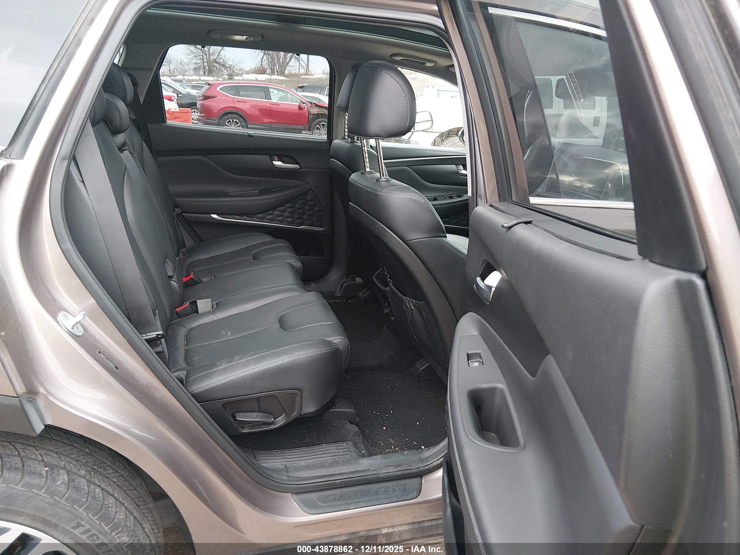 HYUNDAI SANTA image 8