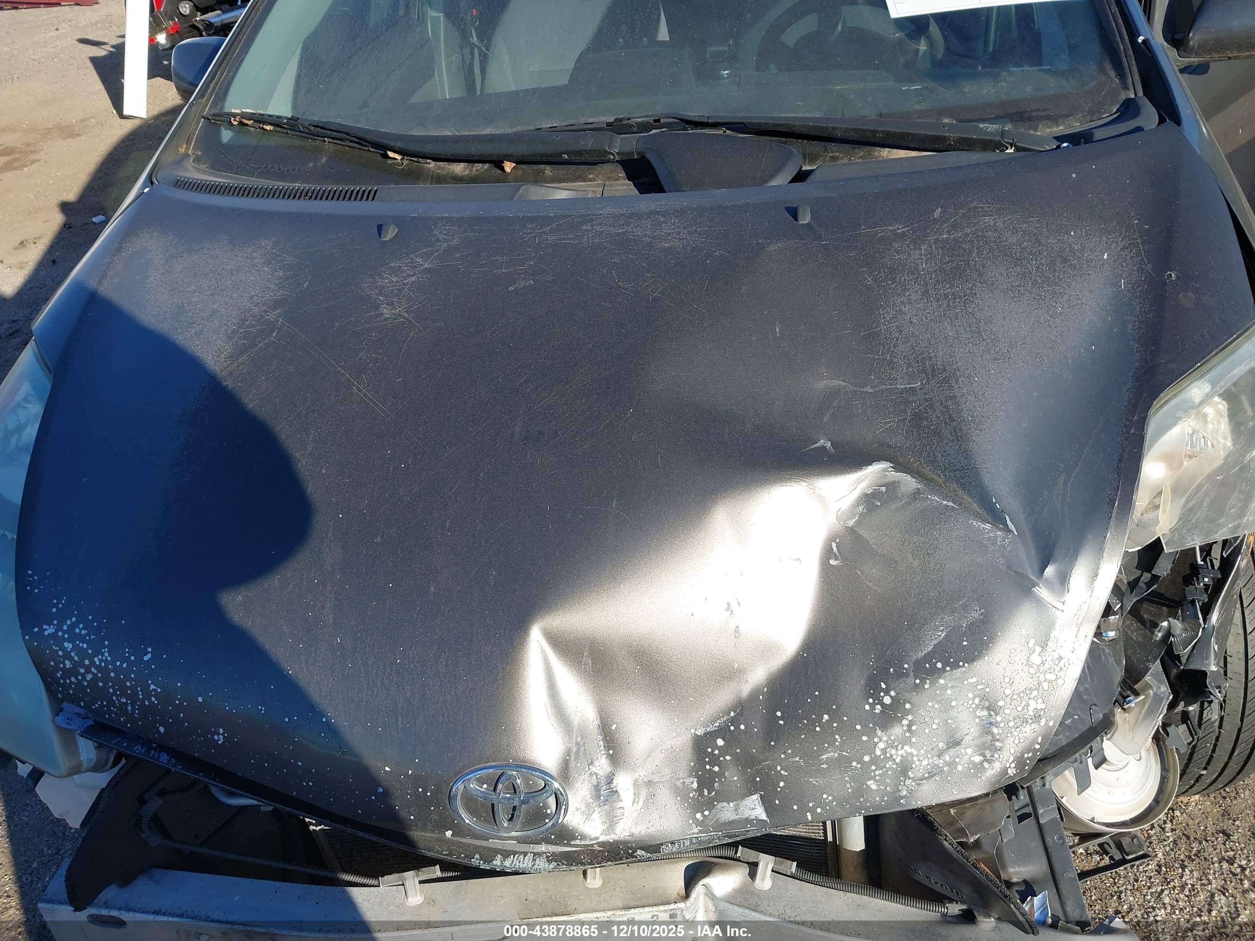 TOYOTA PRIUS image 10