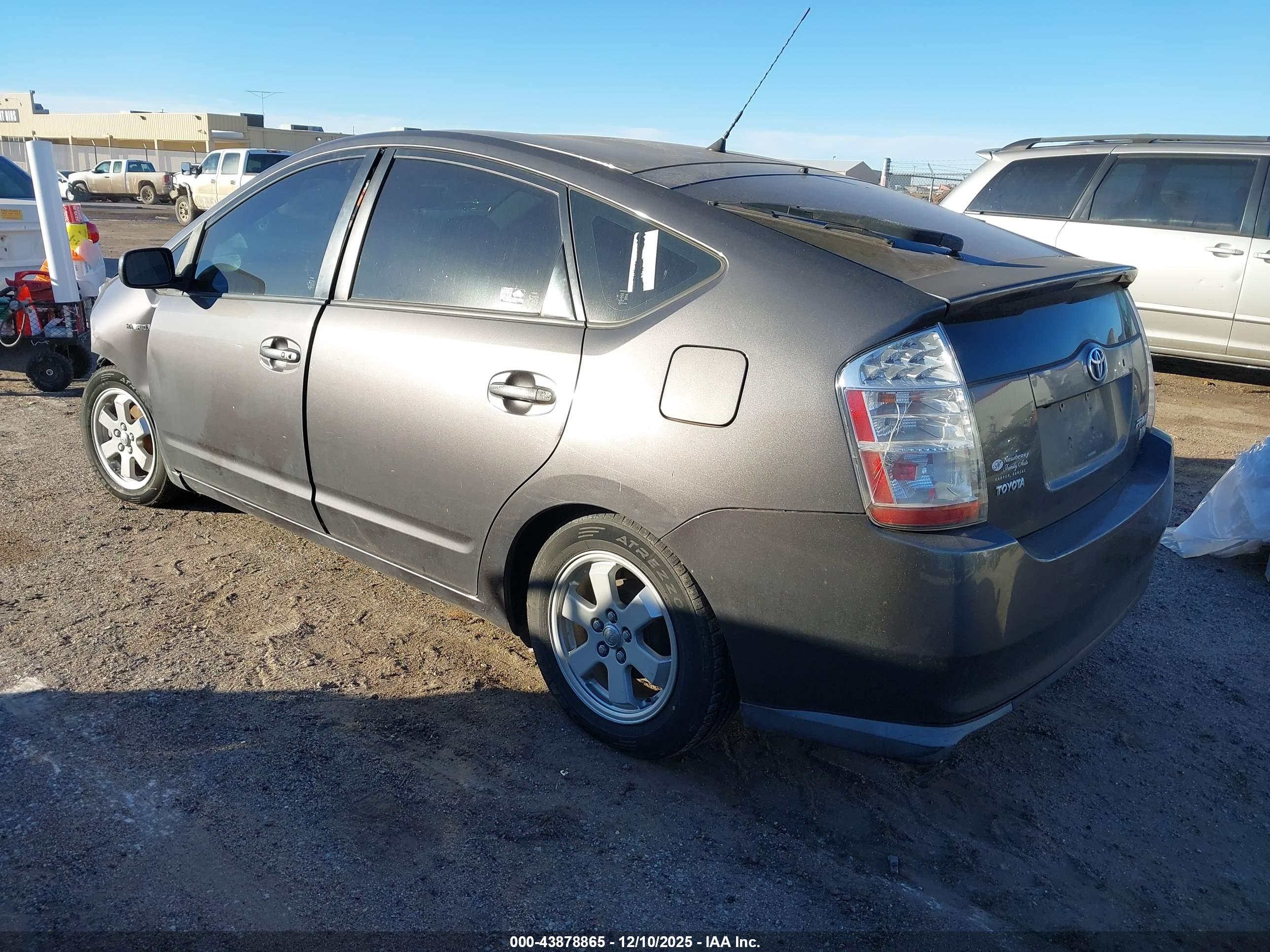 TOYOTA PRIUS image 3