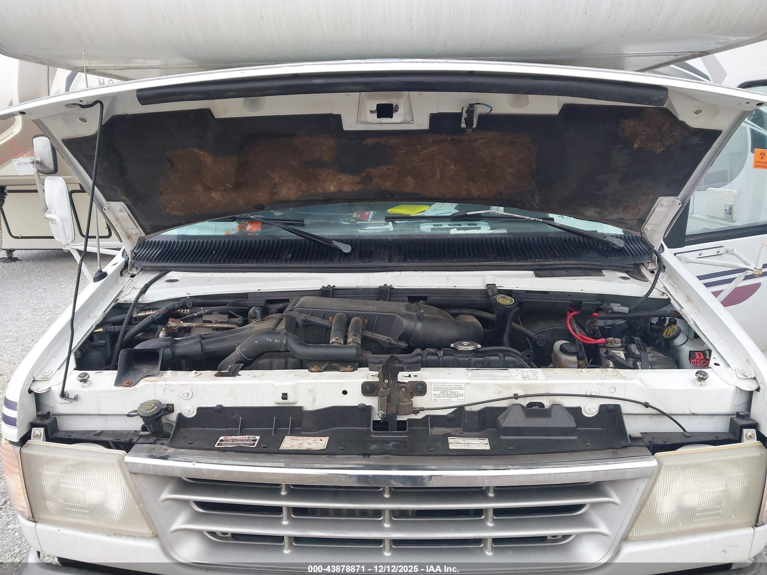 FORD ECONOLINE image 10