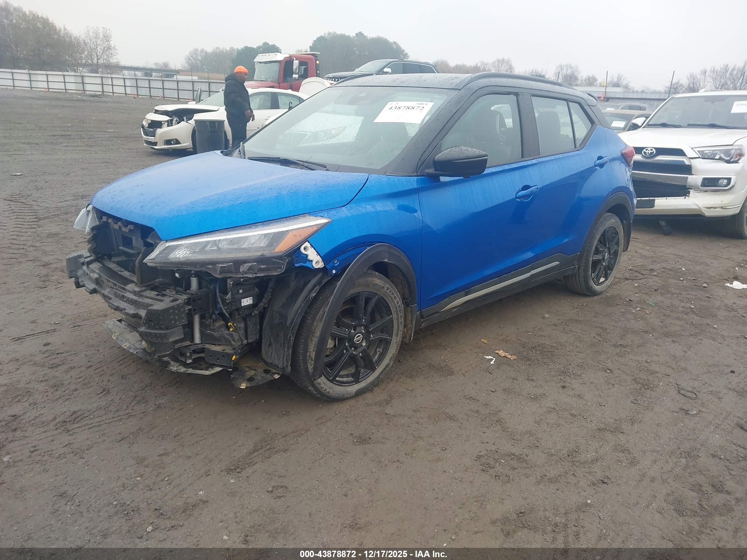 NISSAN KICKS image 2