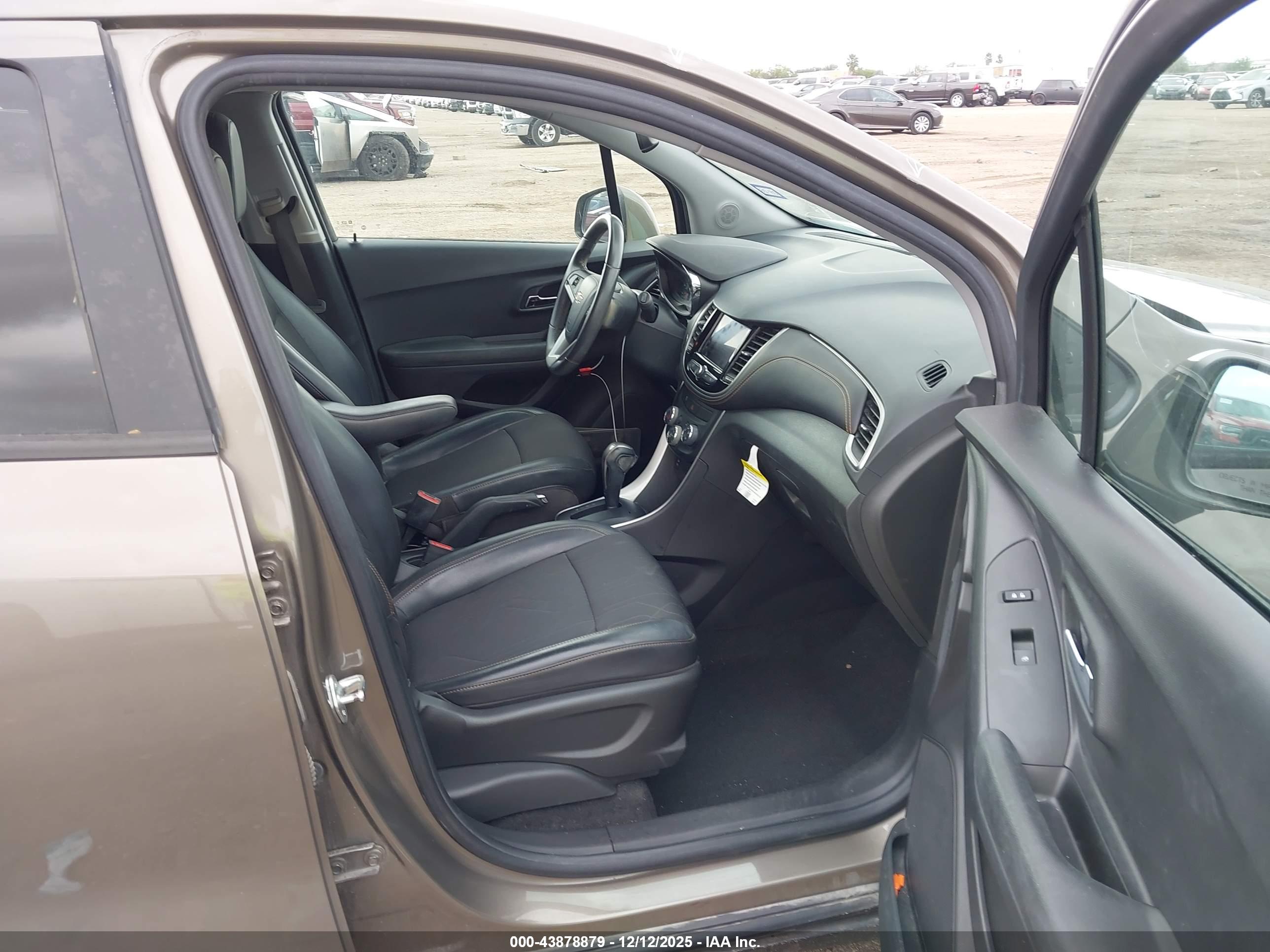 CHEVROLET TRAX image 5