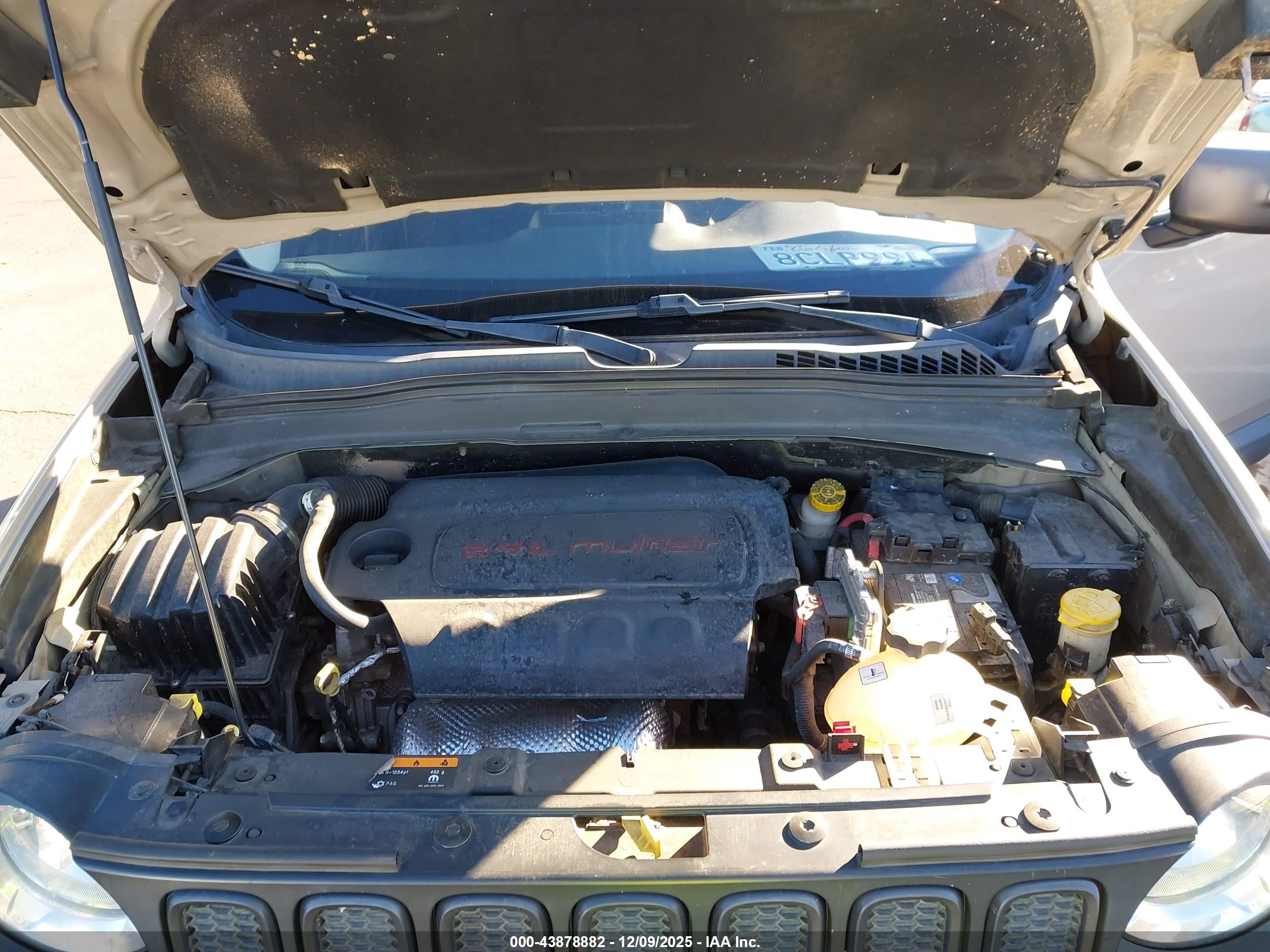 JEEP RENEGADE image 10