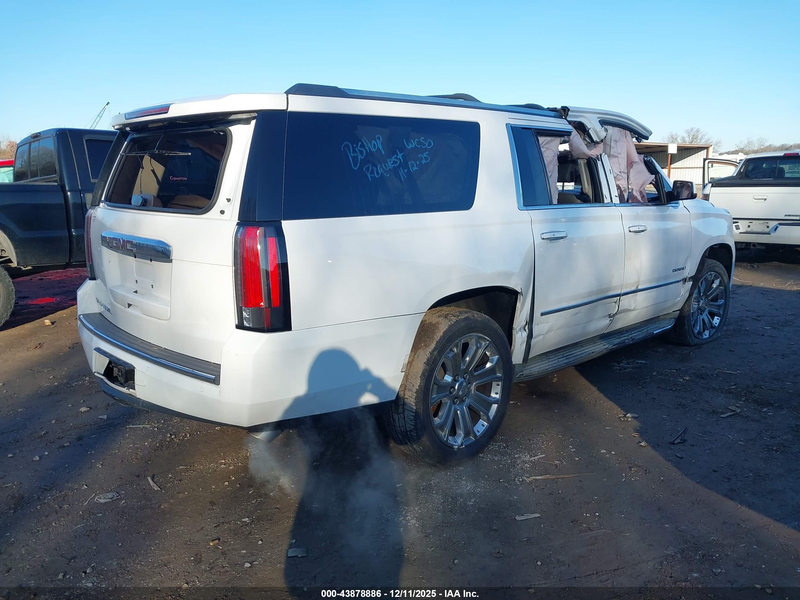 GMC YUKON image 4