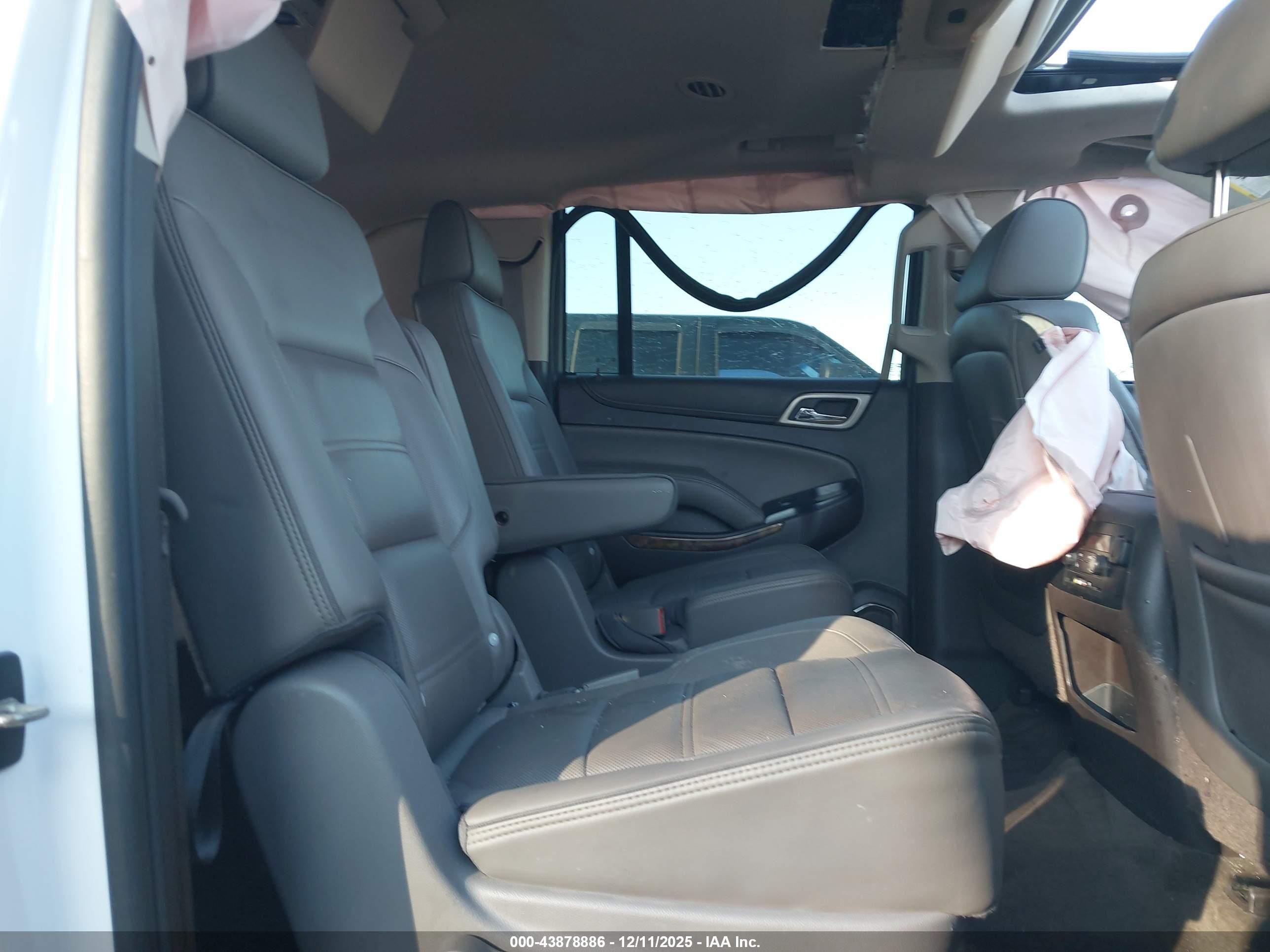 GMC YUKON image 8