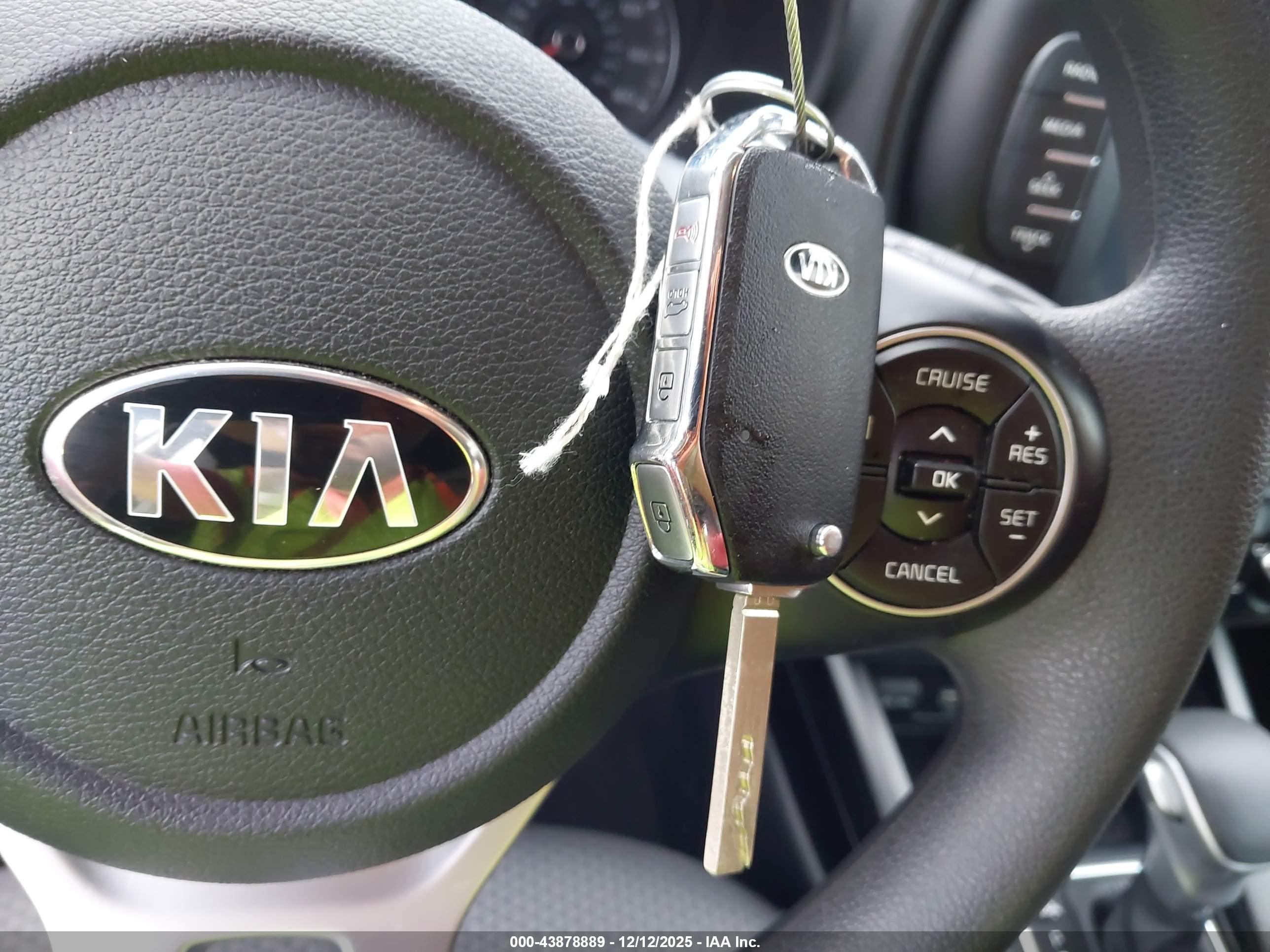 KIA SOUL image 11