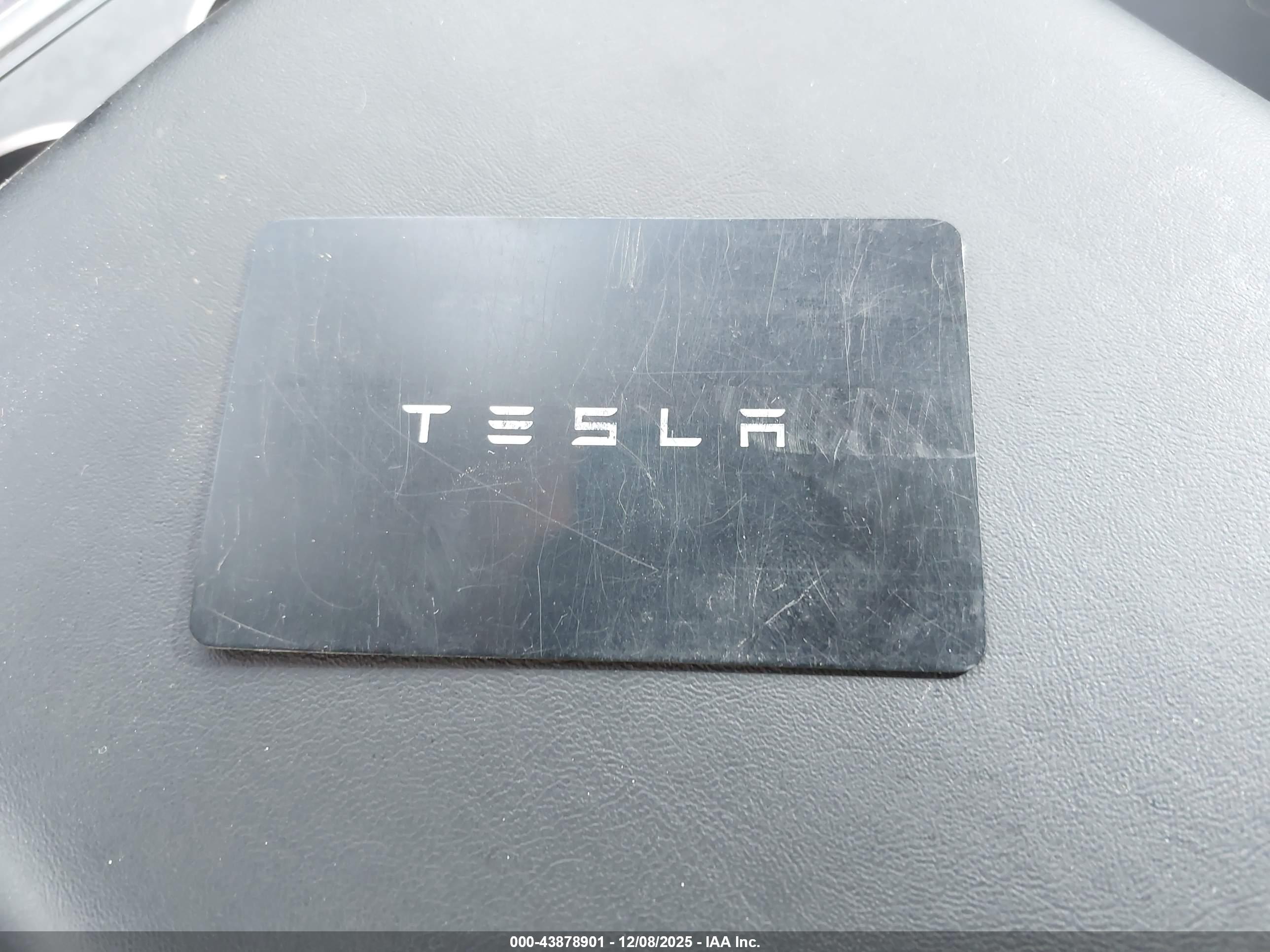 TESLA MODEL image 11