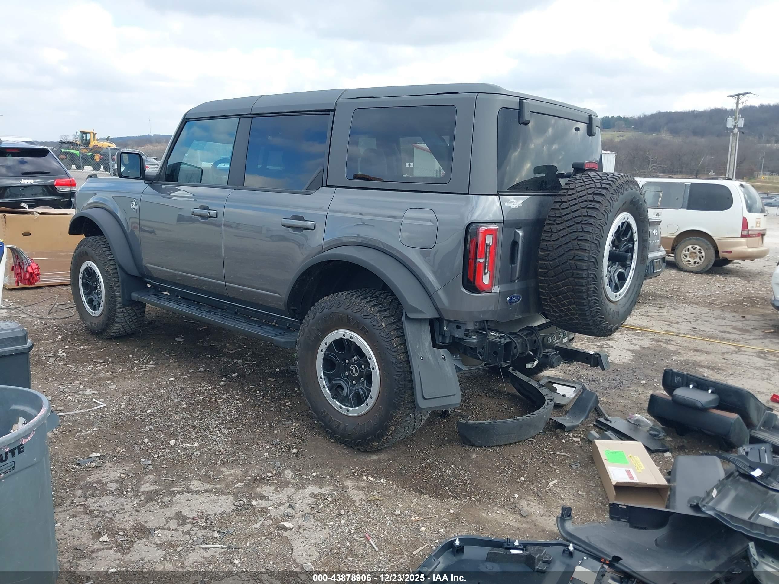 FORD BRONCO image 3