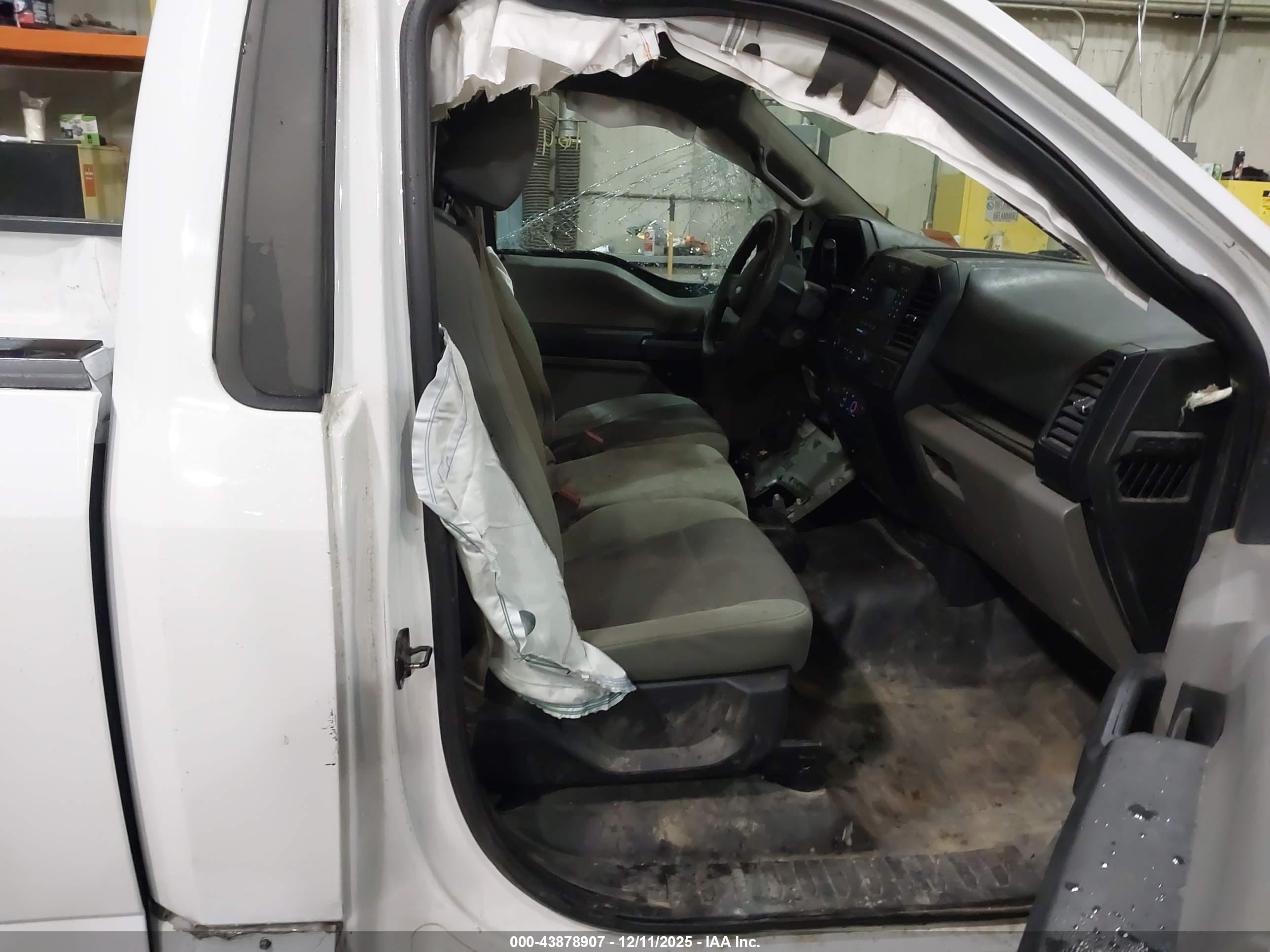 FORD F-150 image 8