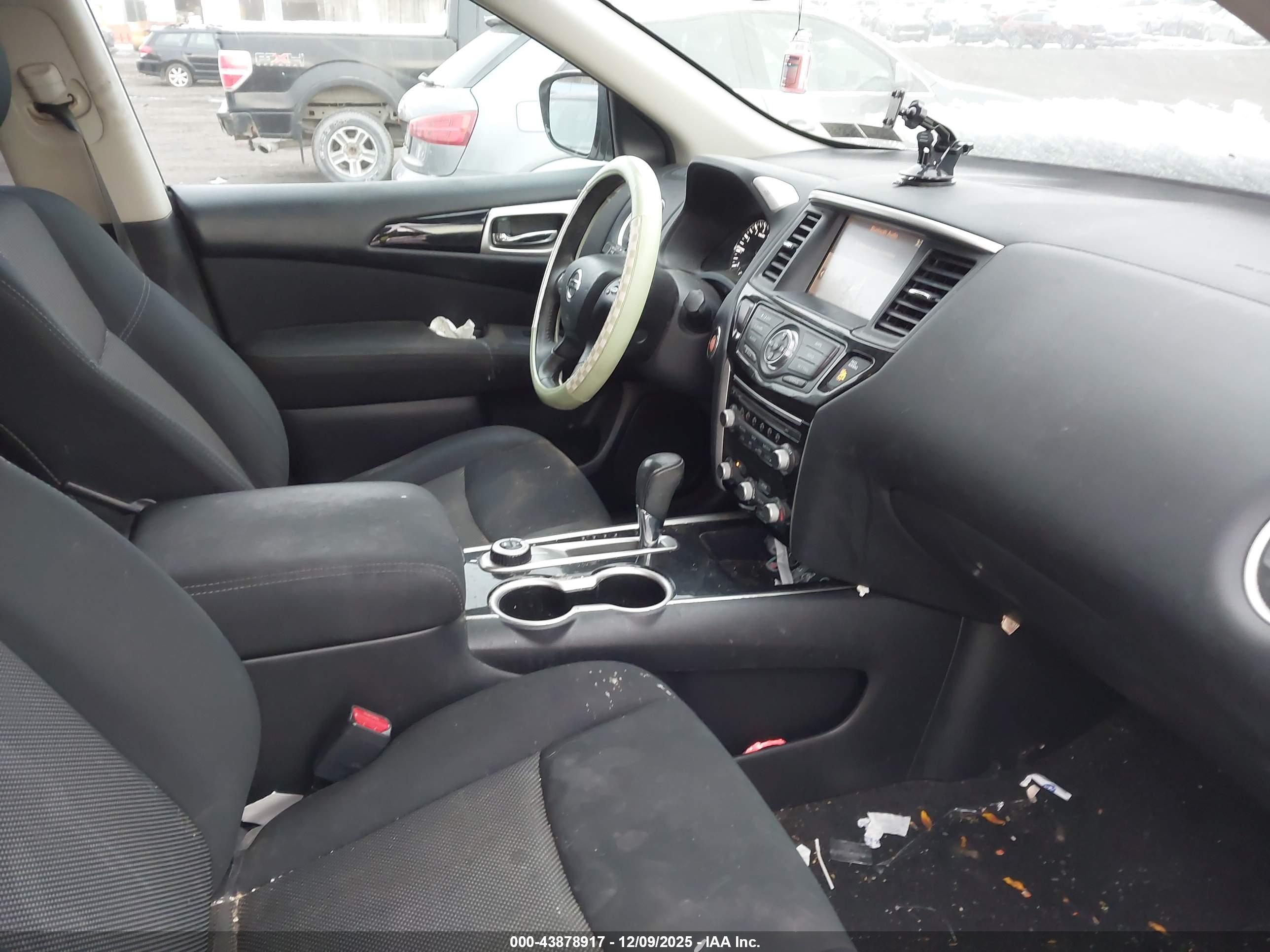 NISSAN PATHFINDER image 5