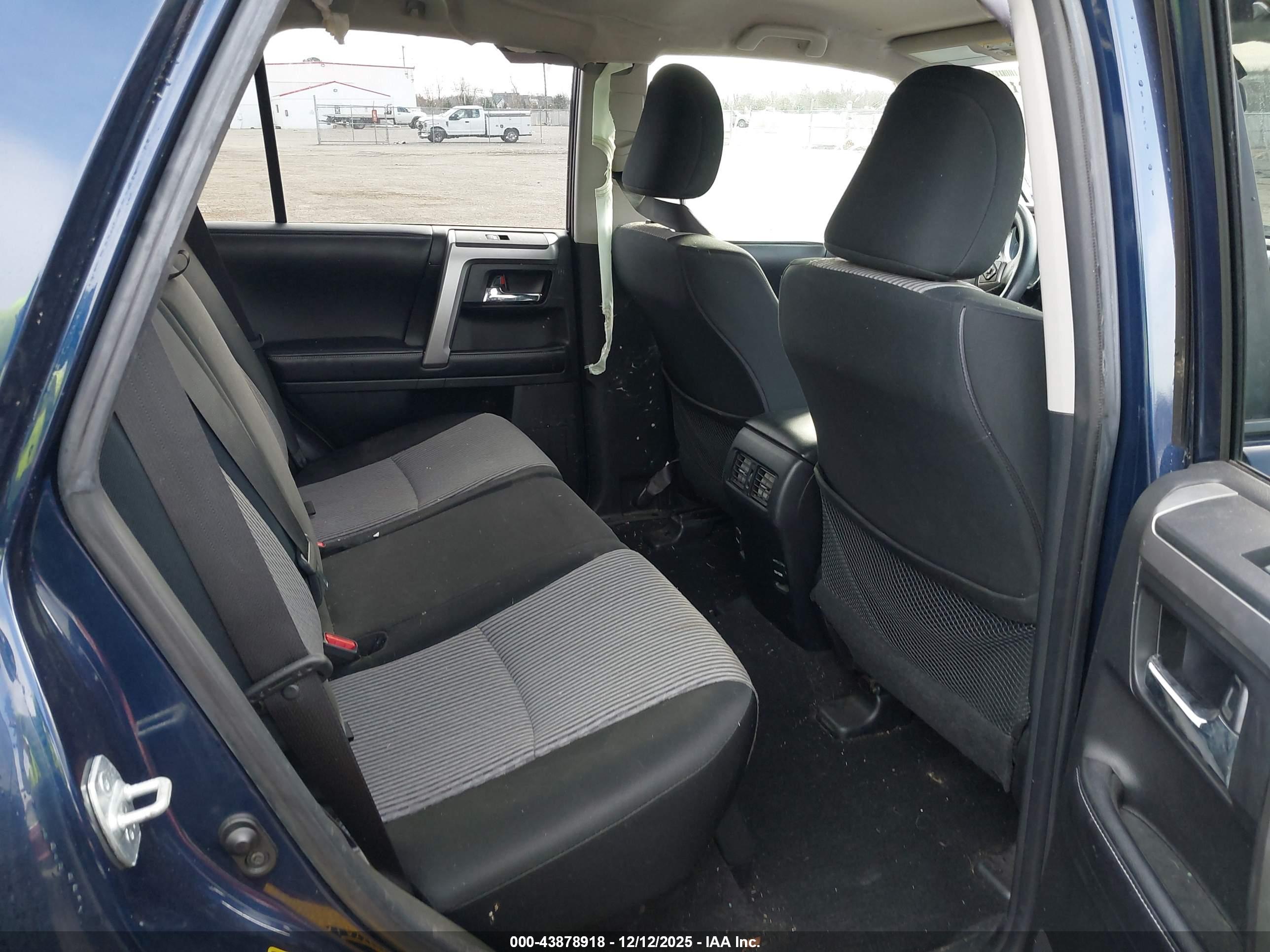 TOYOTA 4RUNNER image 8