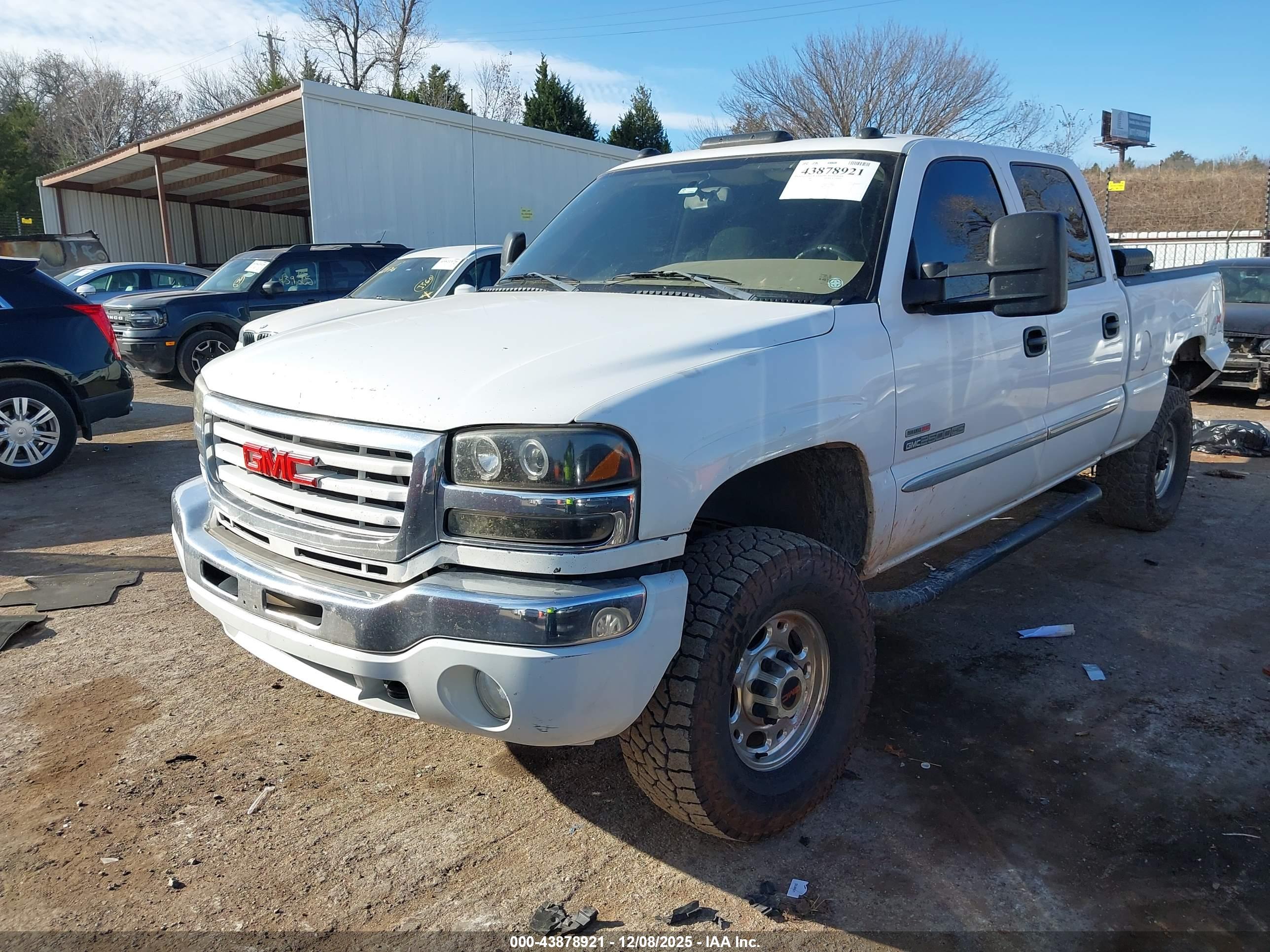 GMC SIERRA image 2