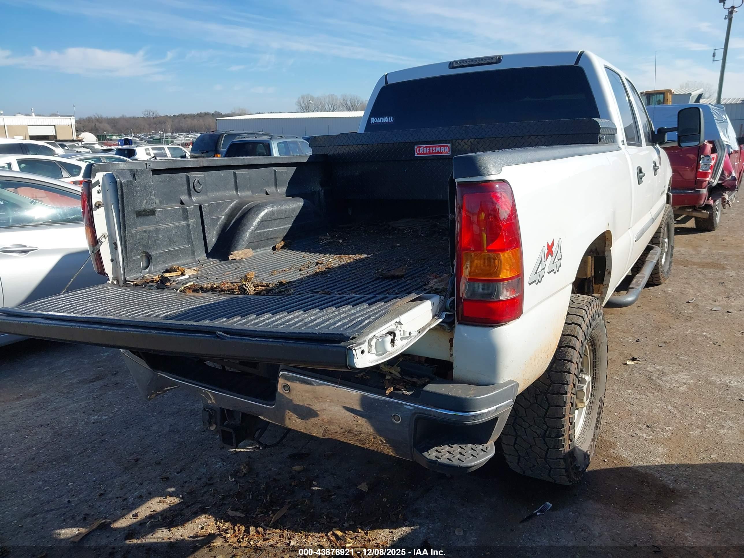 GMC SIERRA image 4