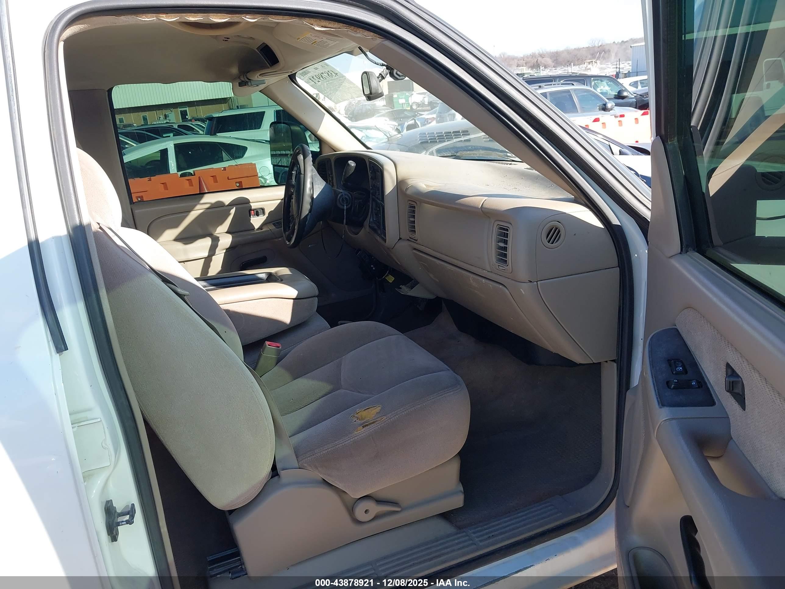 GMC SIERRA image 5
