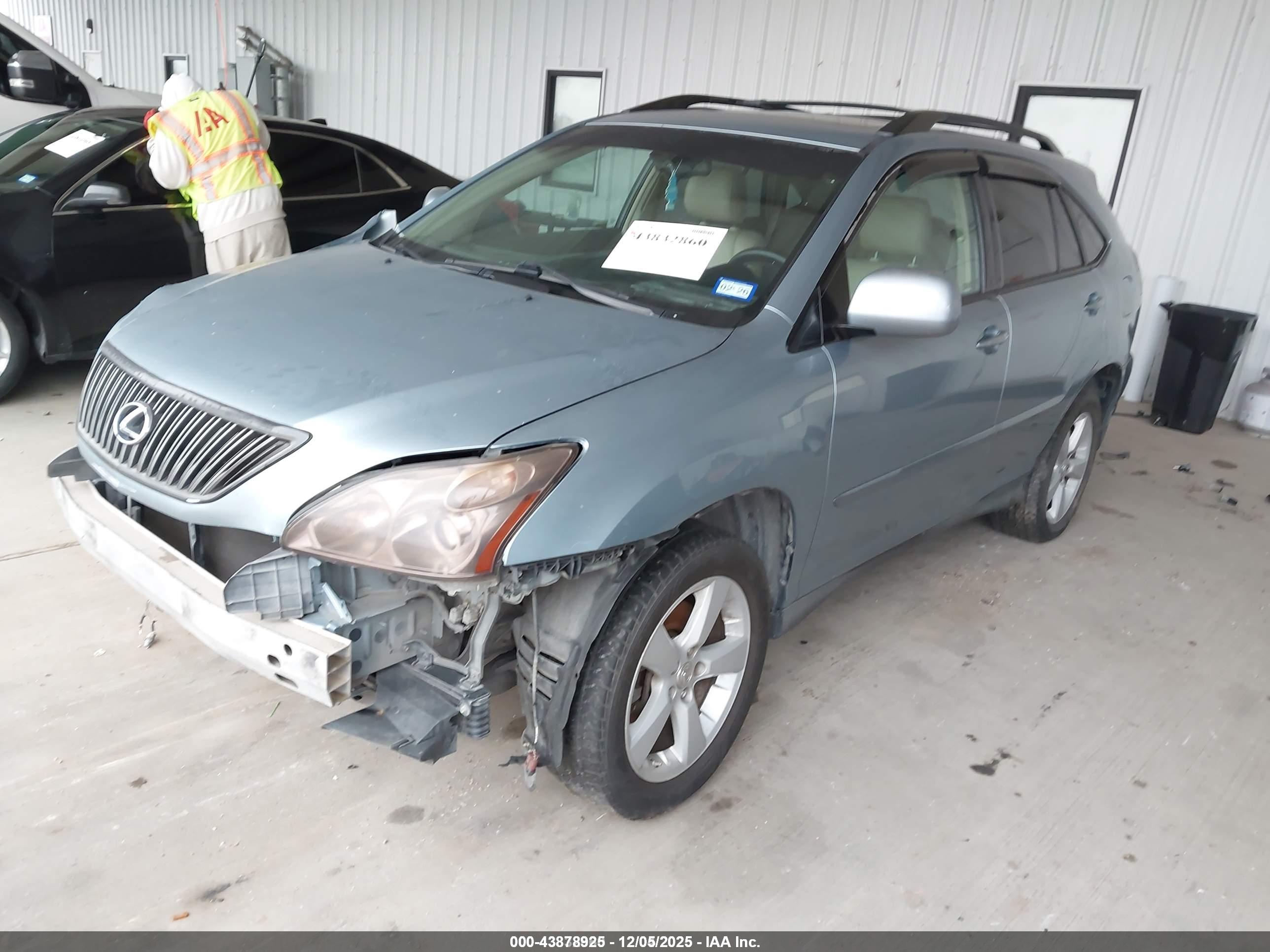 LEXUS RX image 2