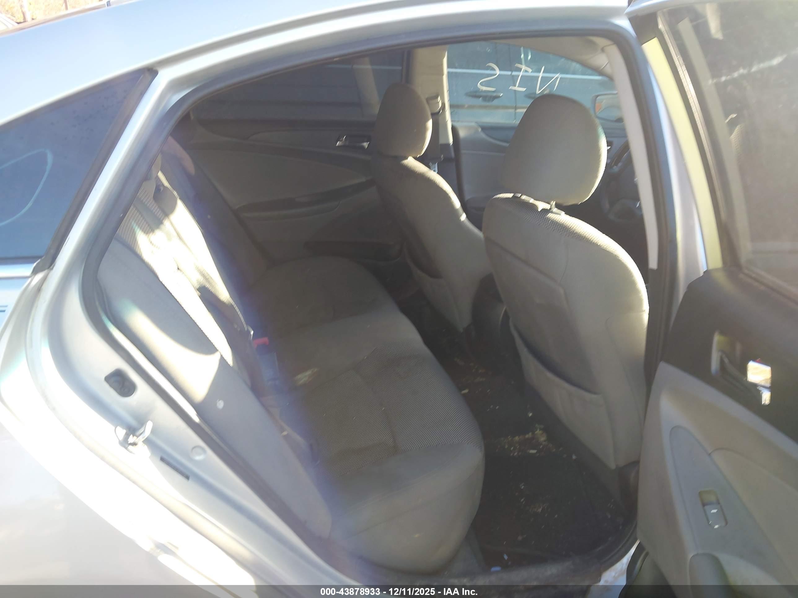 HYUNDAI SONATA image 8
