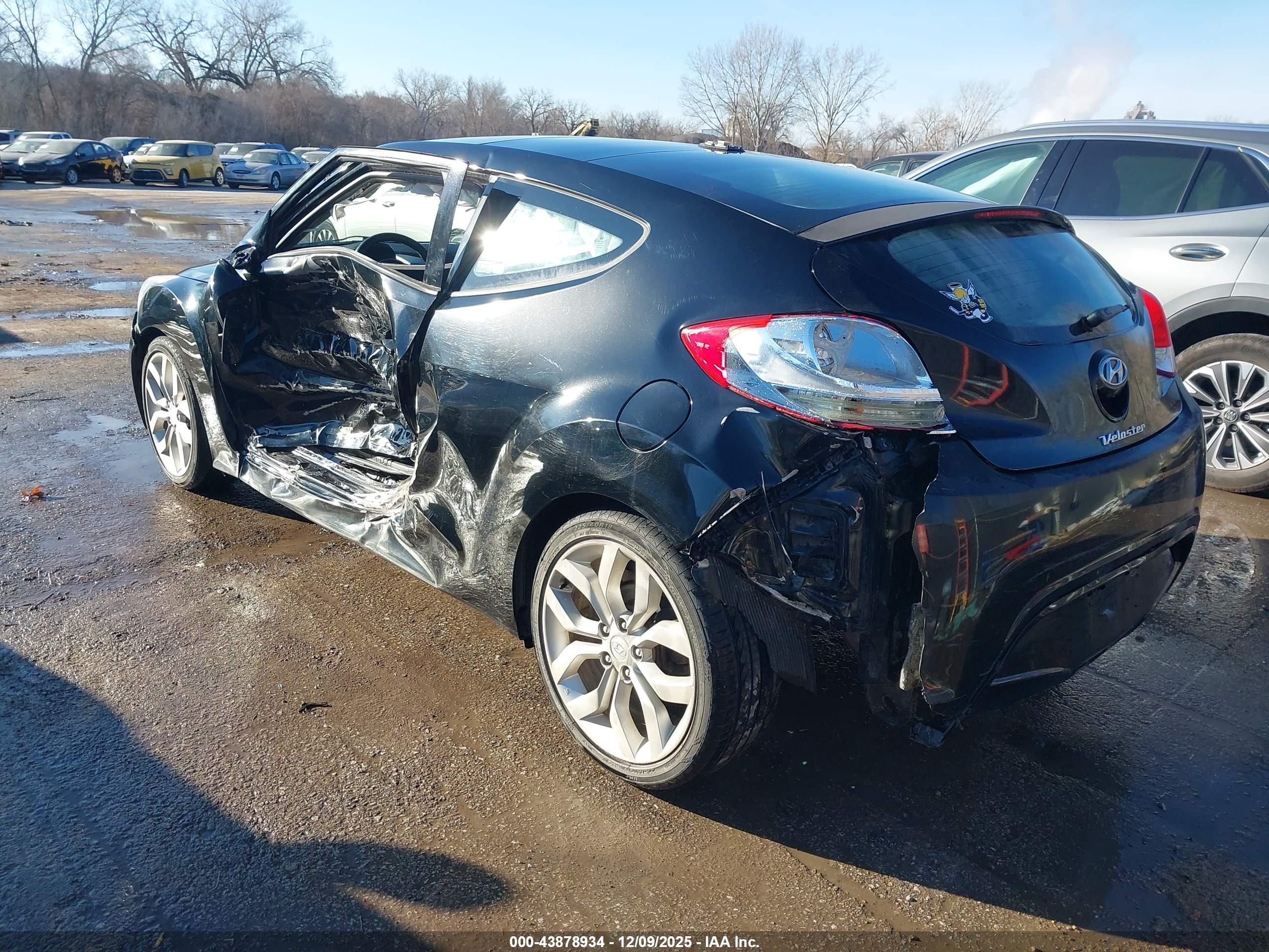 HYUNDAI VELOSTER image 3