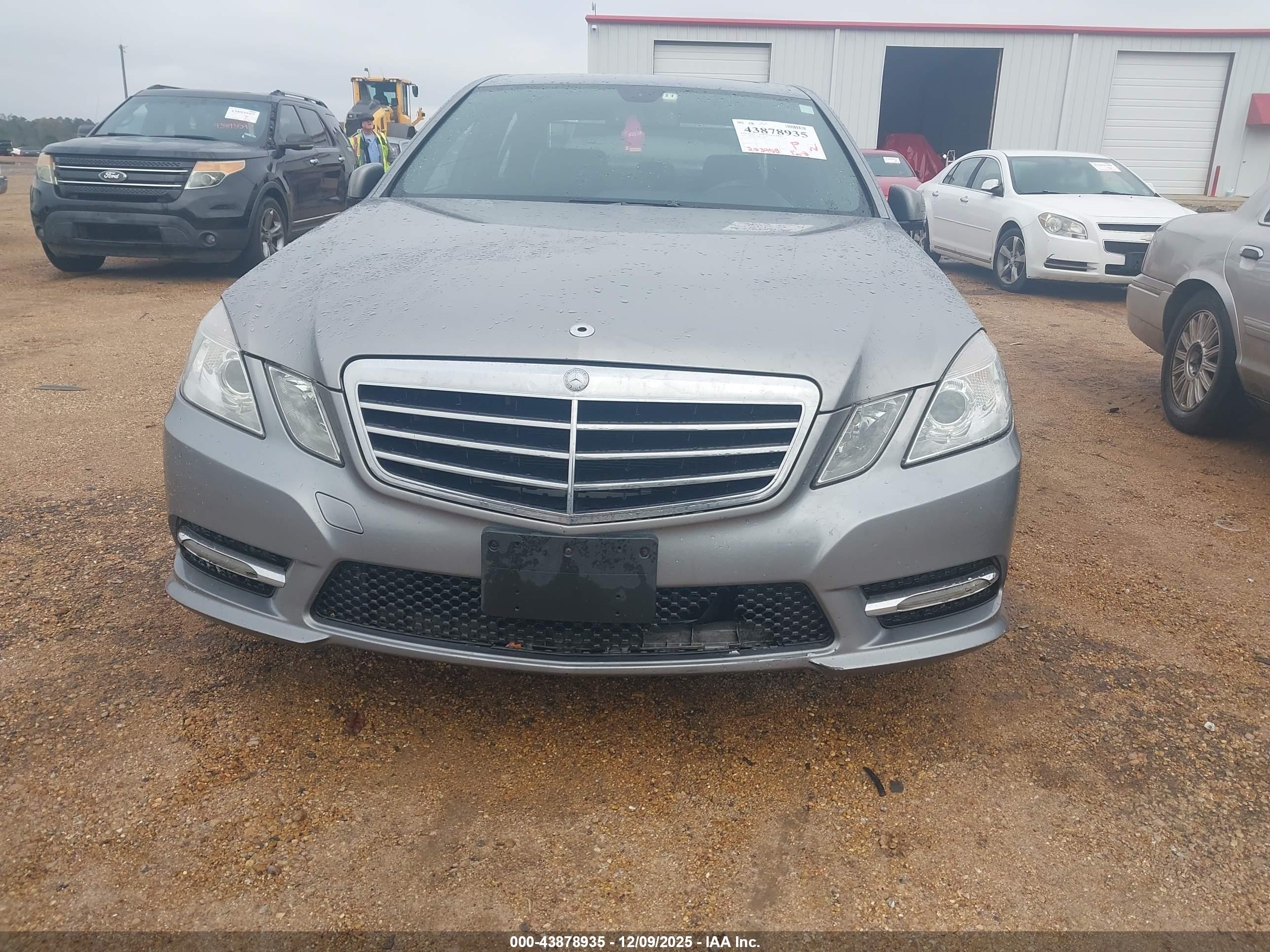 MERCEDES-BENZ E image 6