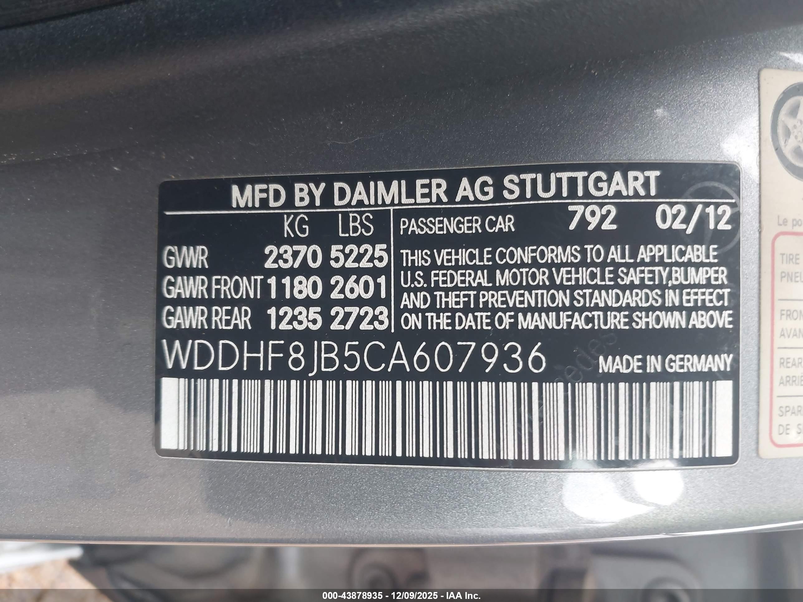MERCEDES-BENZ E image 9