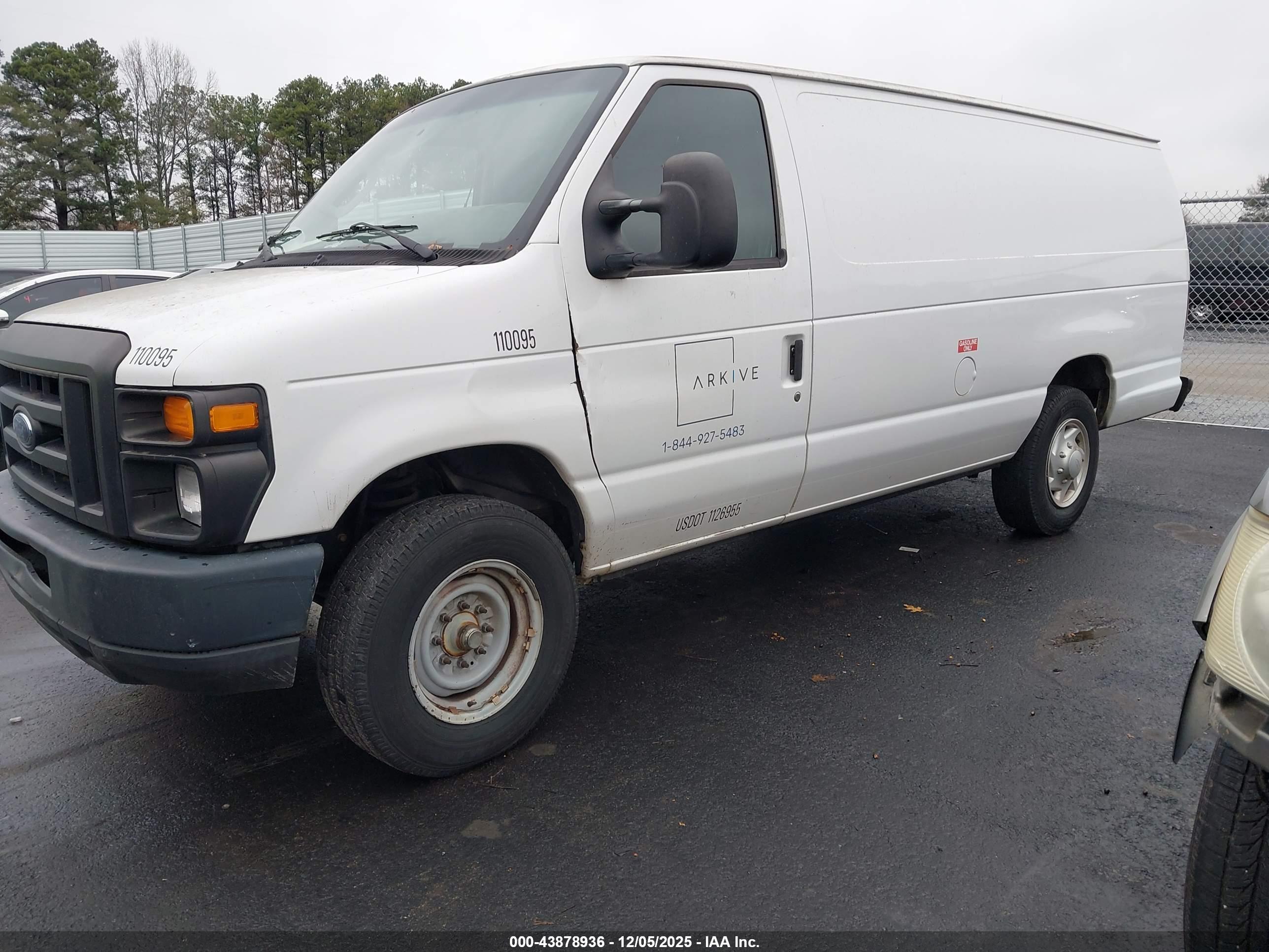 FORD E-350 image 2