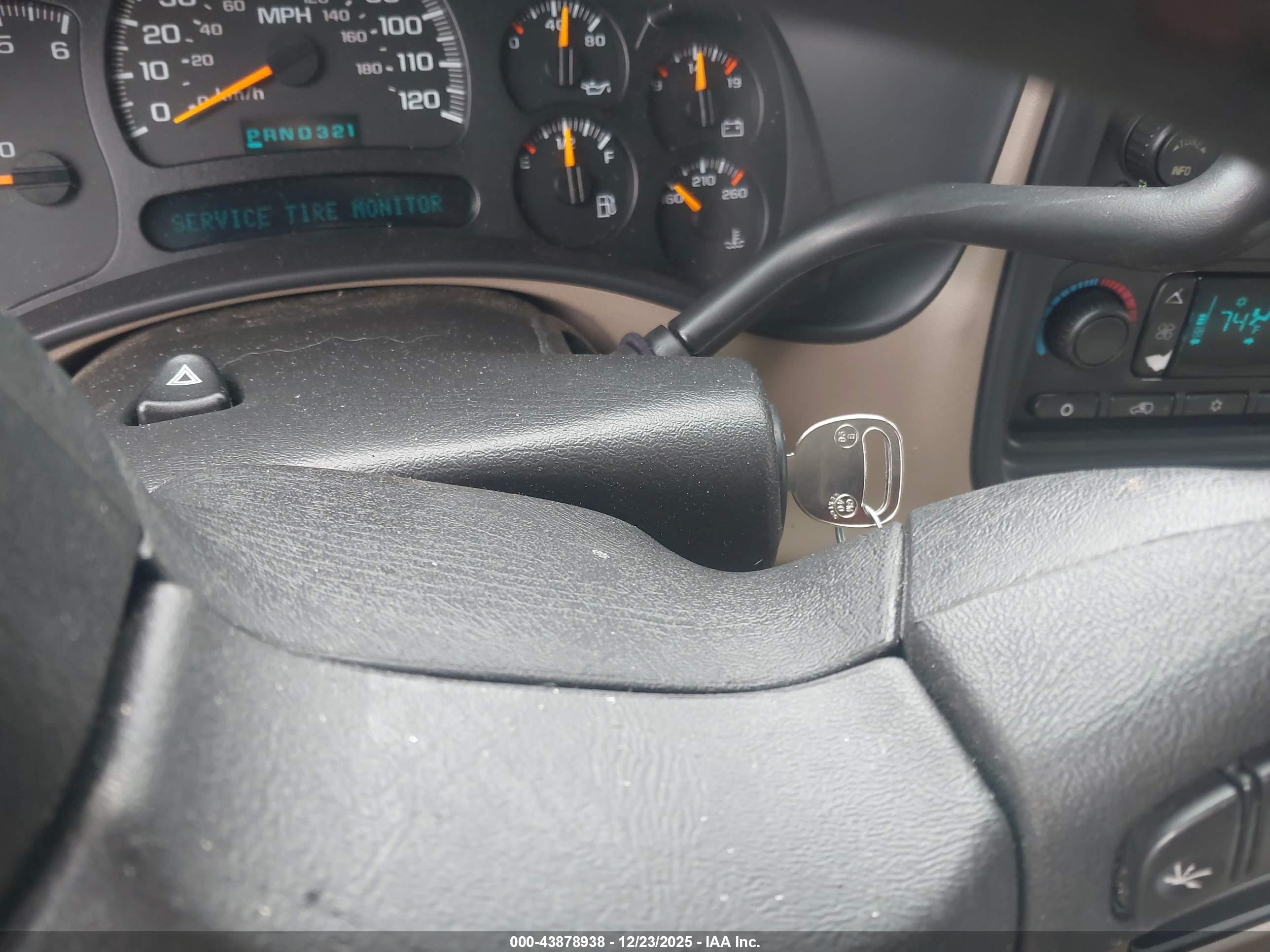 CHEVROLET TAHOE image 11