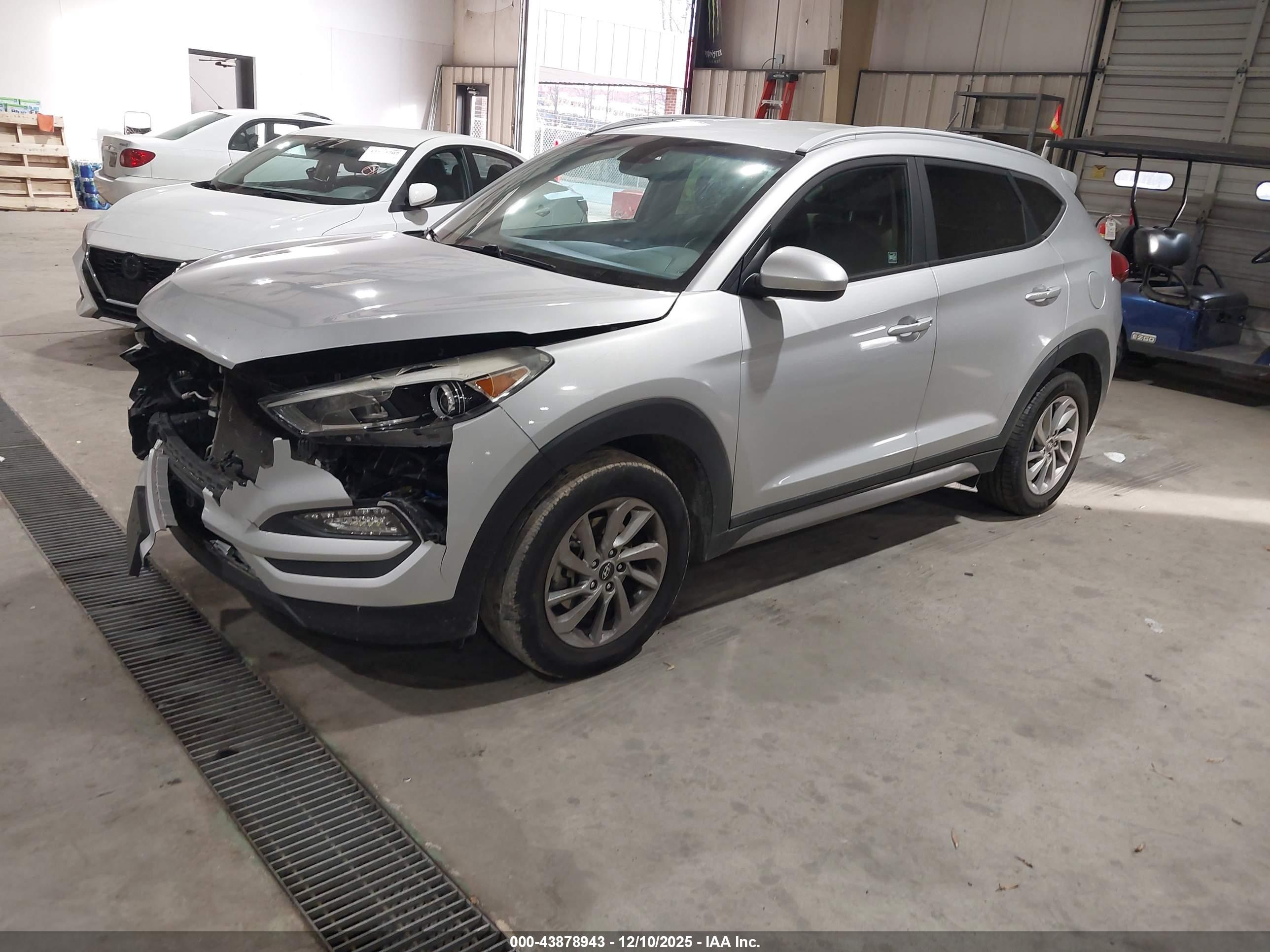 HYUNDAI TUCSON image 2