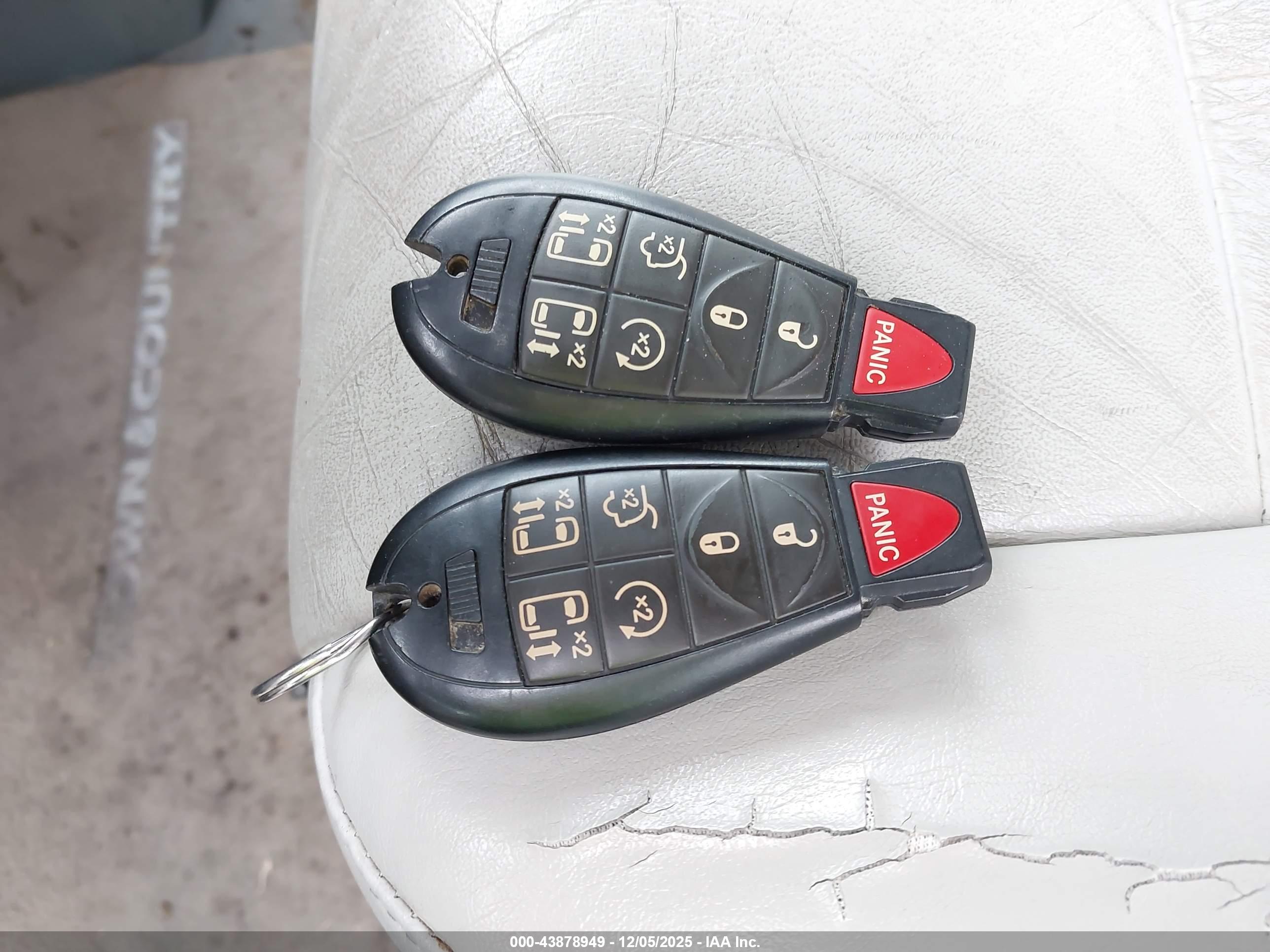 CHRYSLER TOWN image 11
