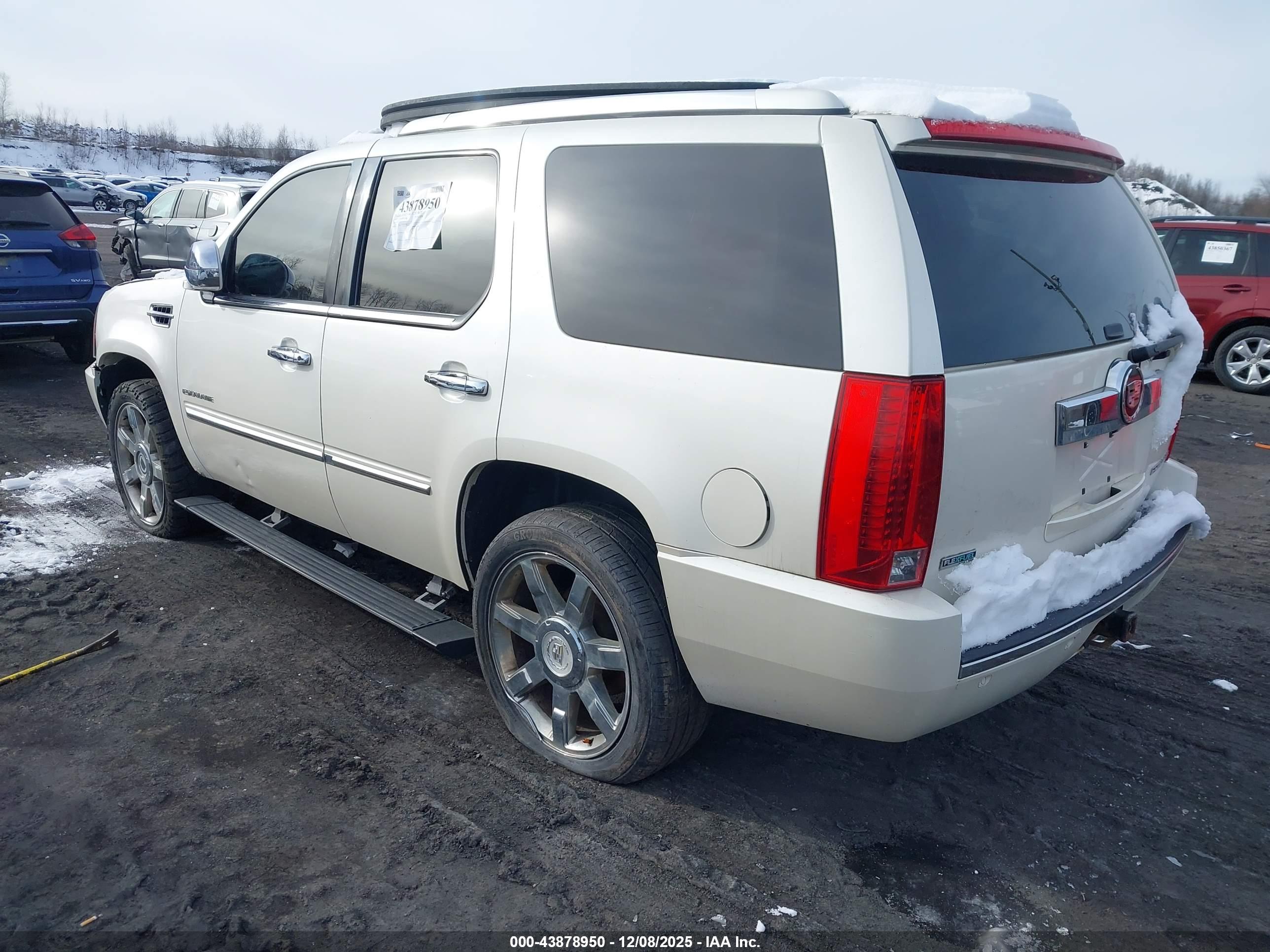 CADILLAC ESCALADE image 3