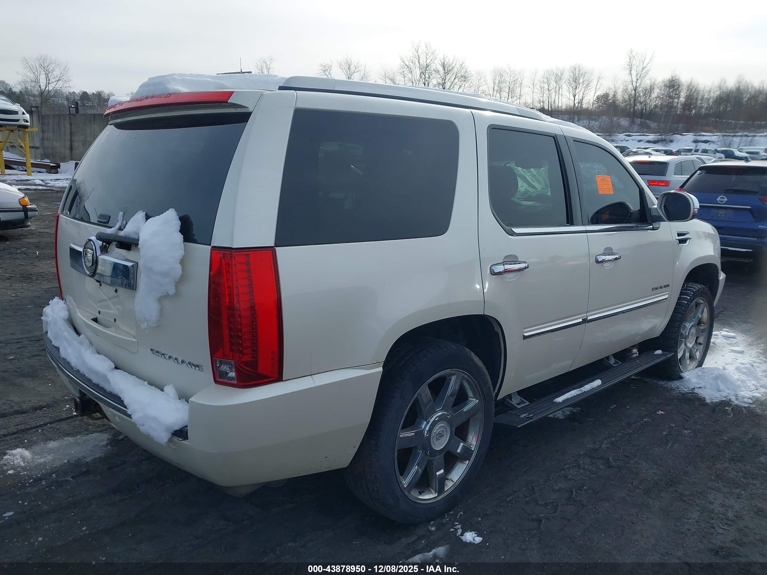 CADILLAC ESCALADE image 4
