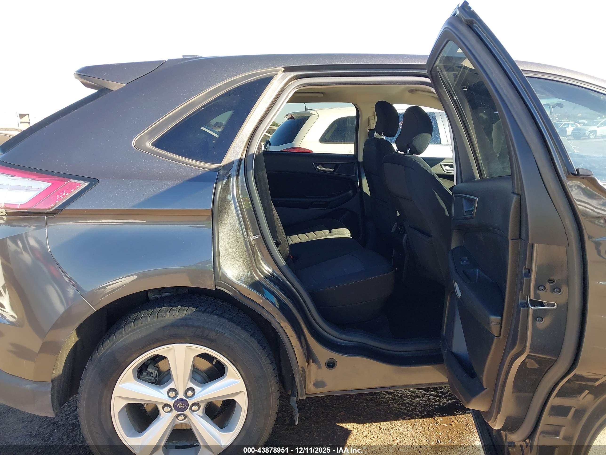 FORD EDGE image 8