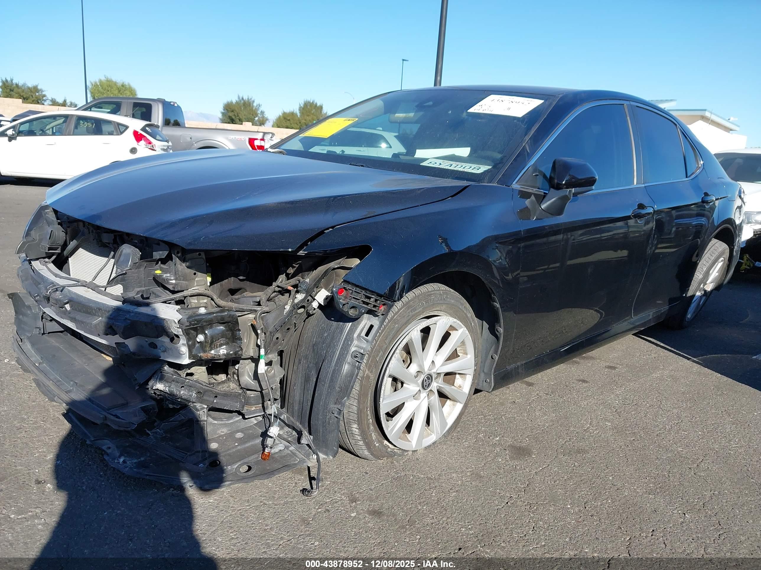 TOYOTA CAMRY image 2