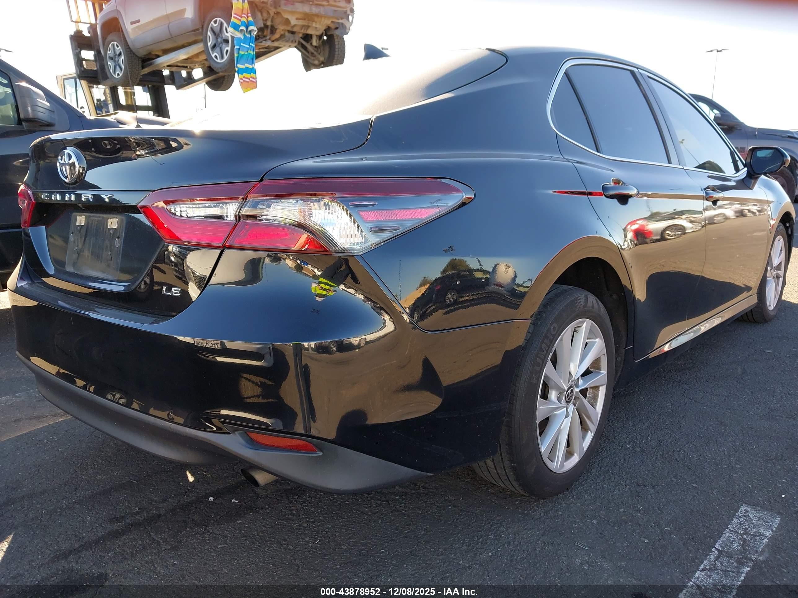 TOYOTA CAMRY image 4