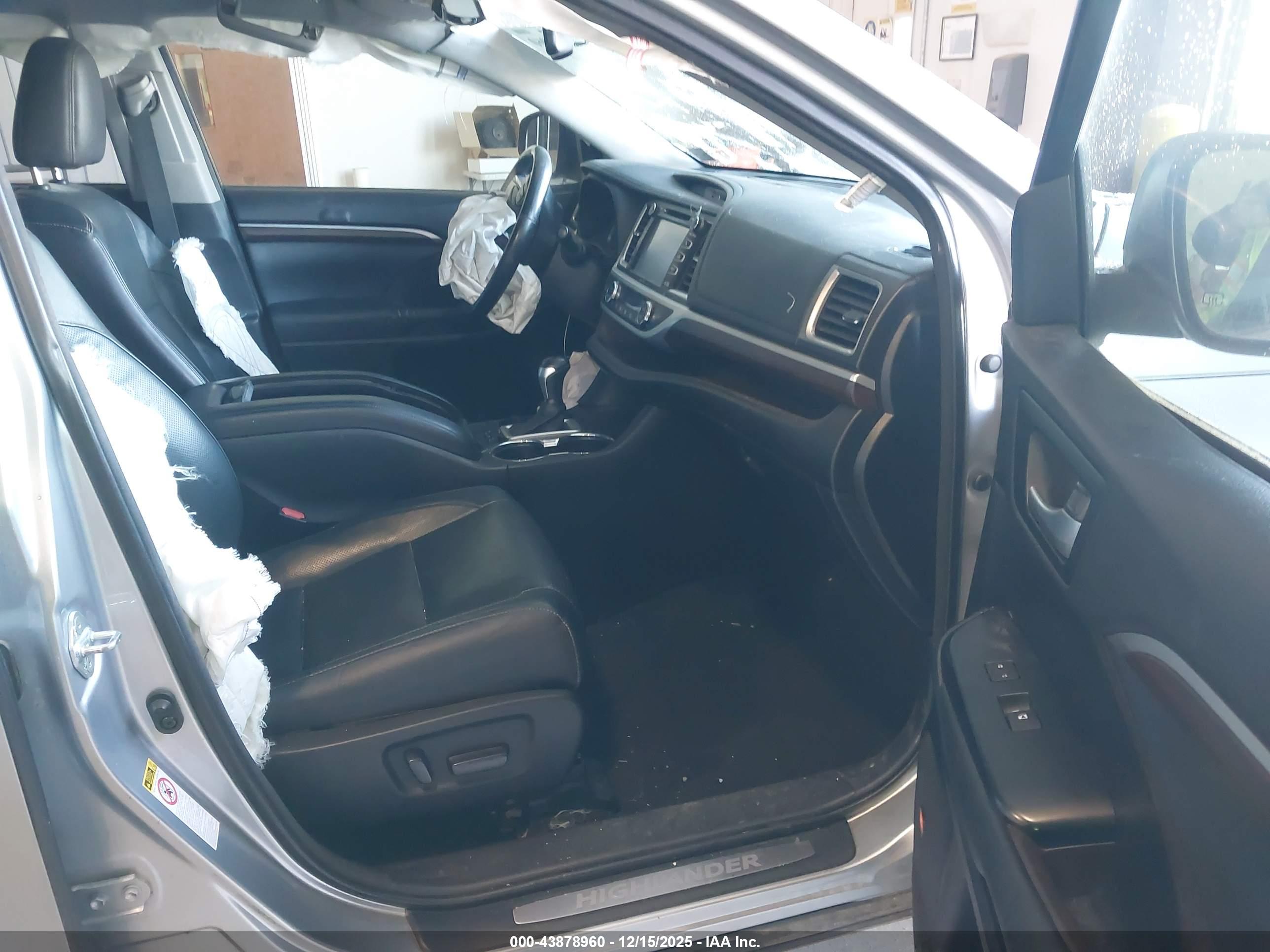 TOYOTA HIGHLANDER image 5