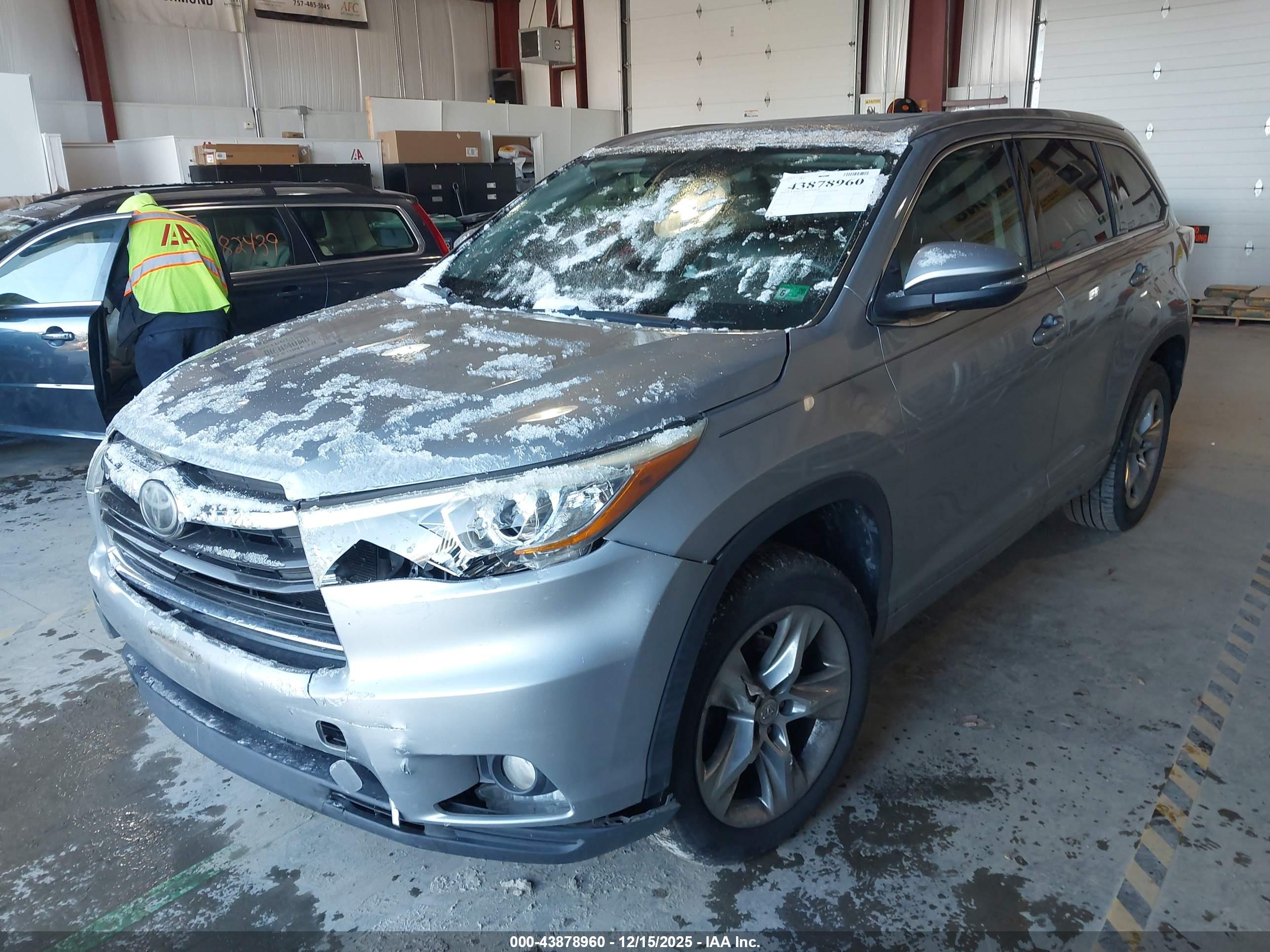 TOYOTA HIGHLANDER image 6