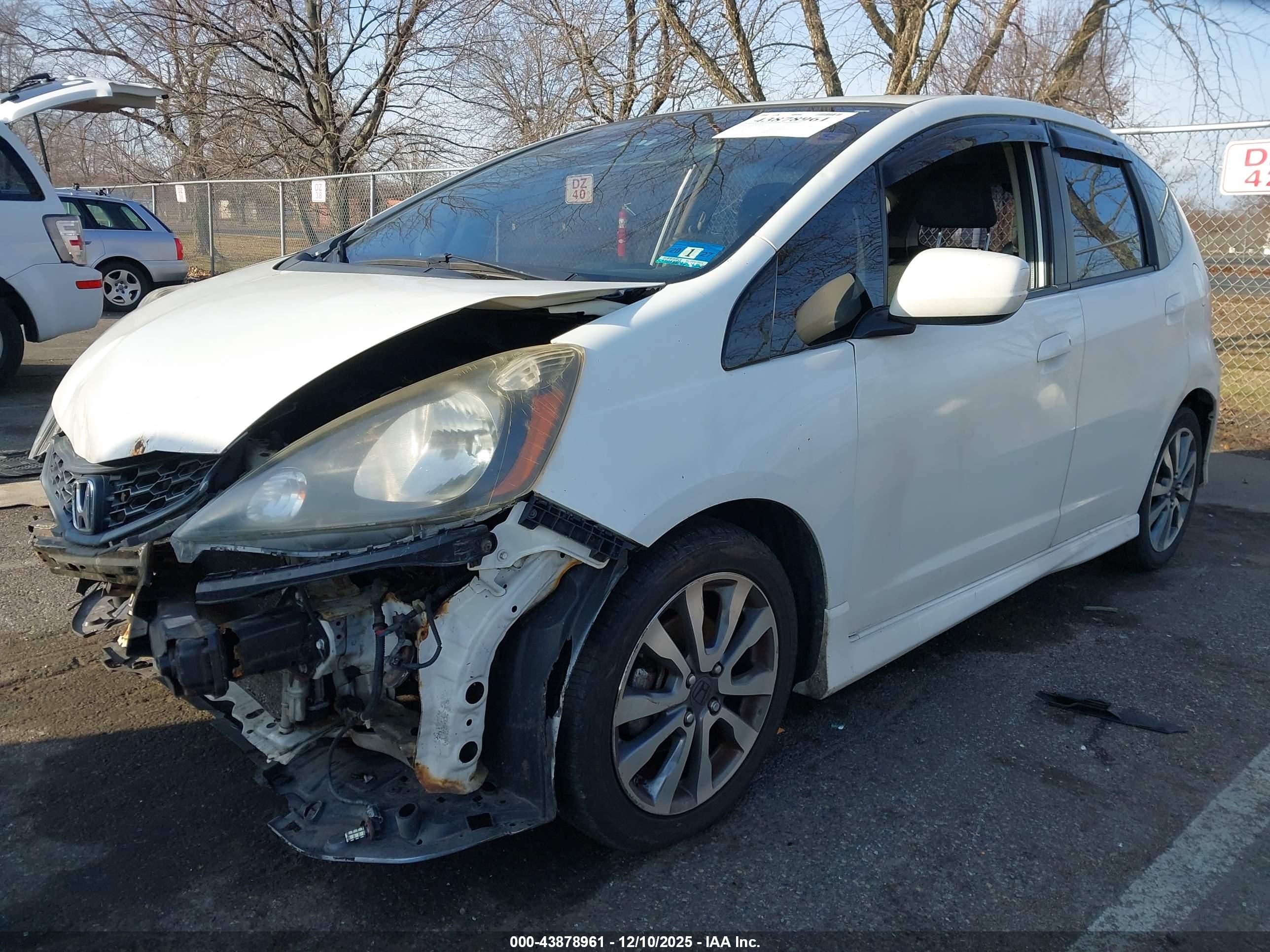 HONDA FIT image 2