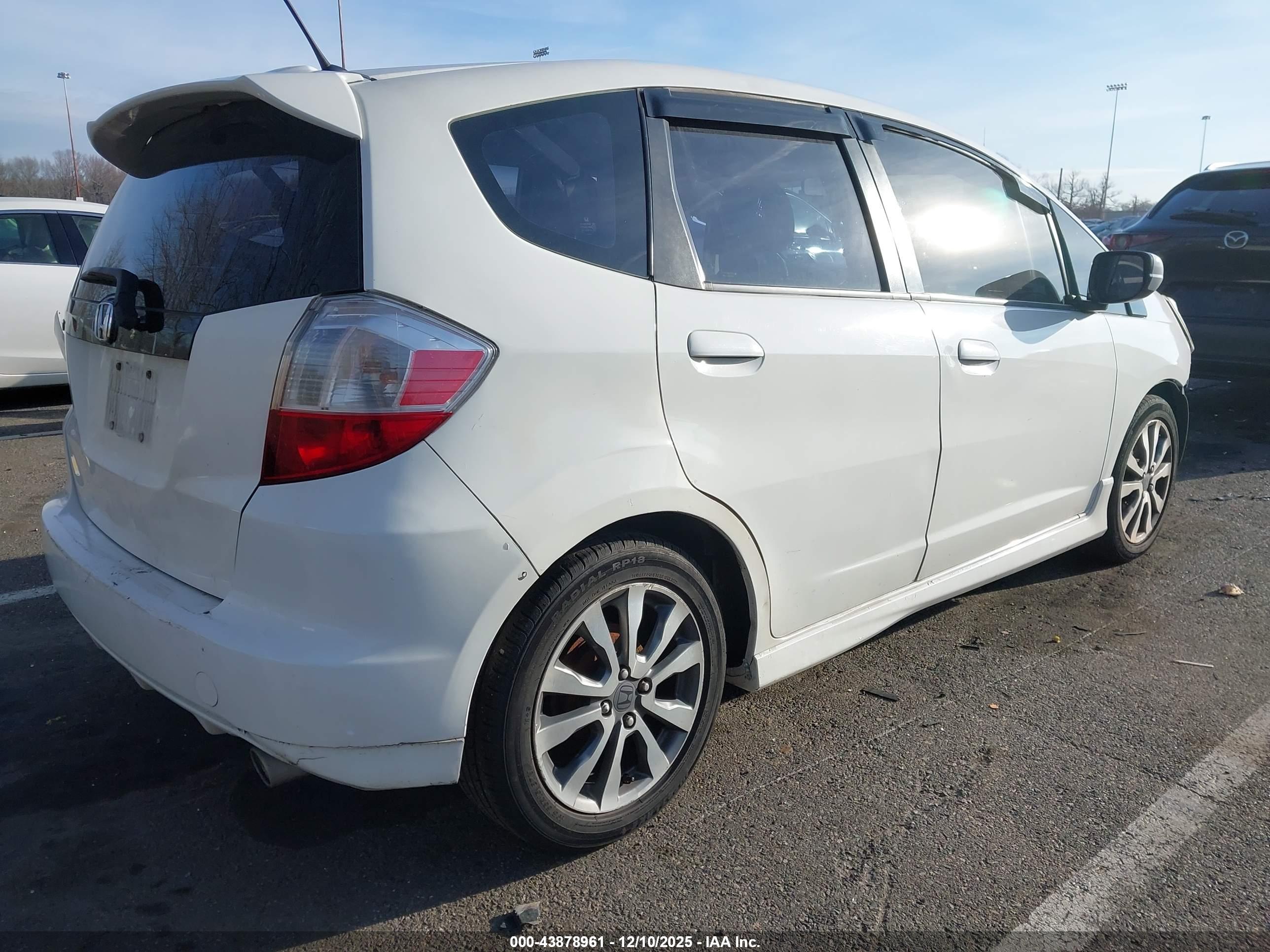 HONDA FIT image 4