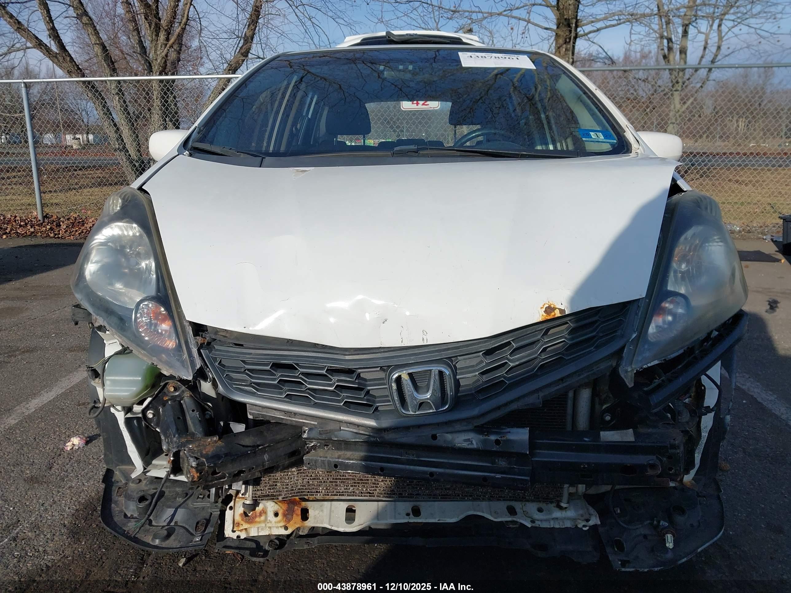 HONDA FIT image 6