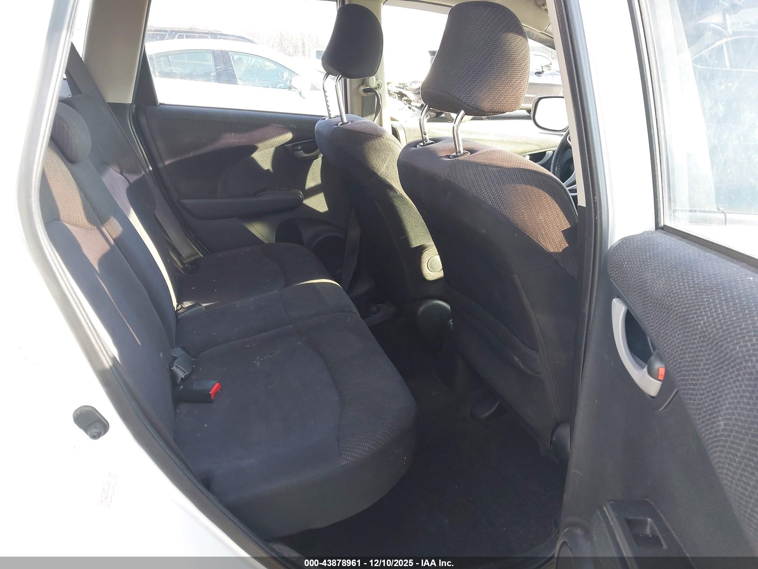 HONDA FIT image 8