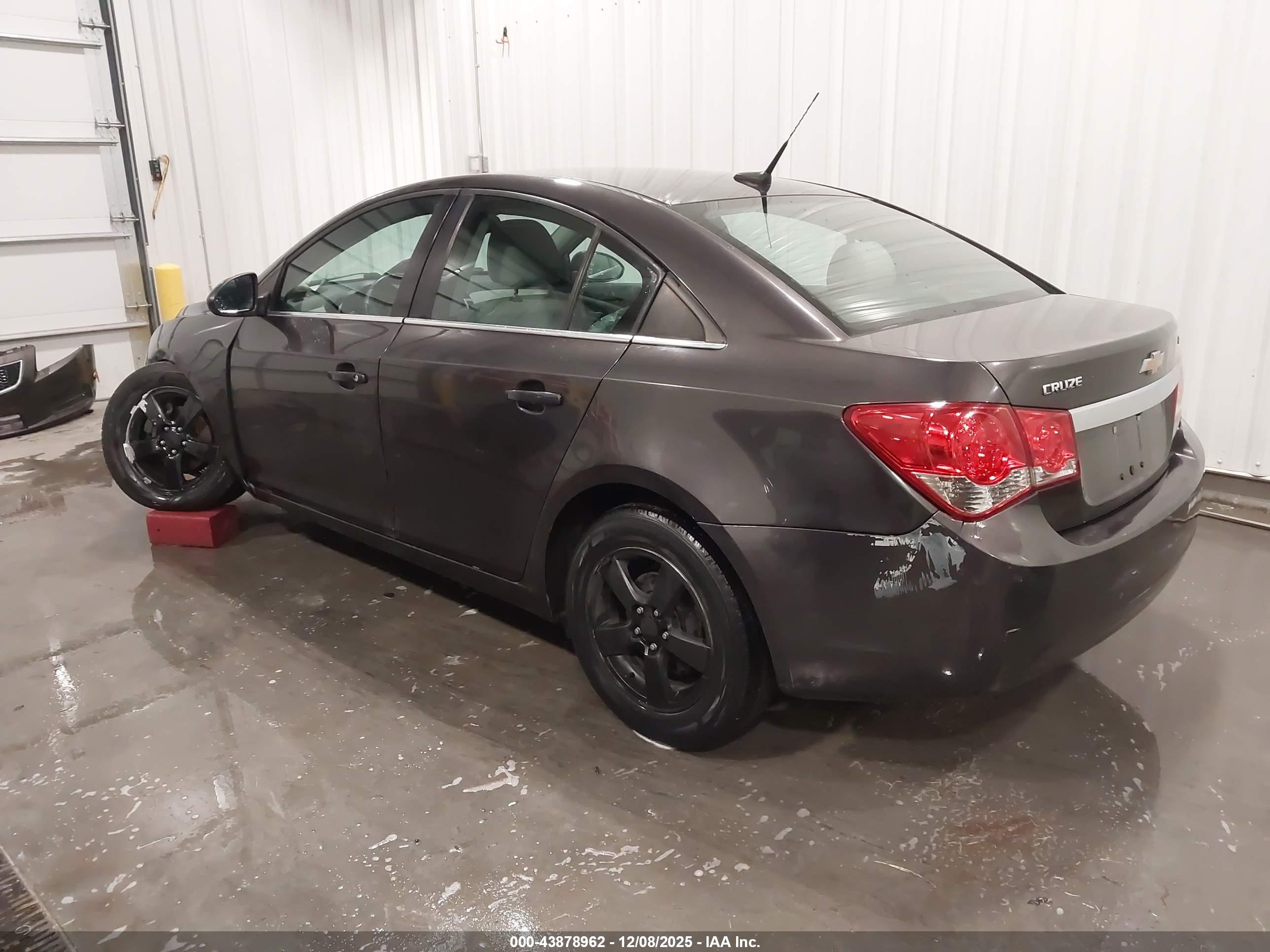CHEVROLET CRUZE image 3