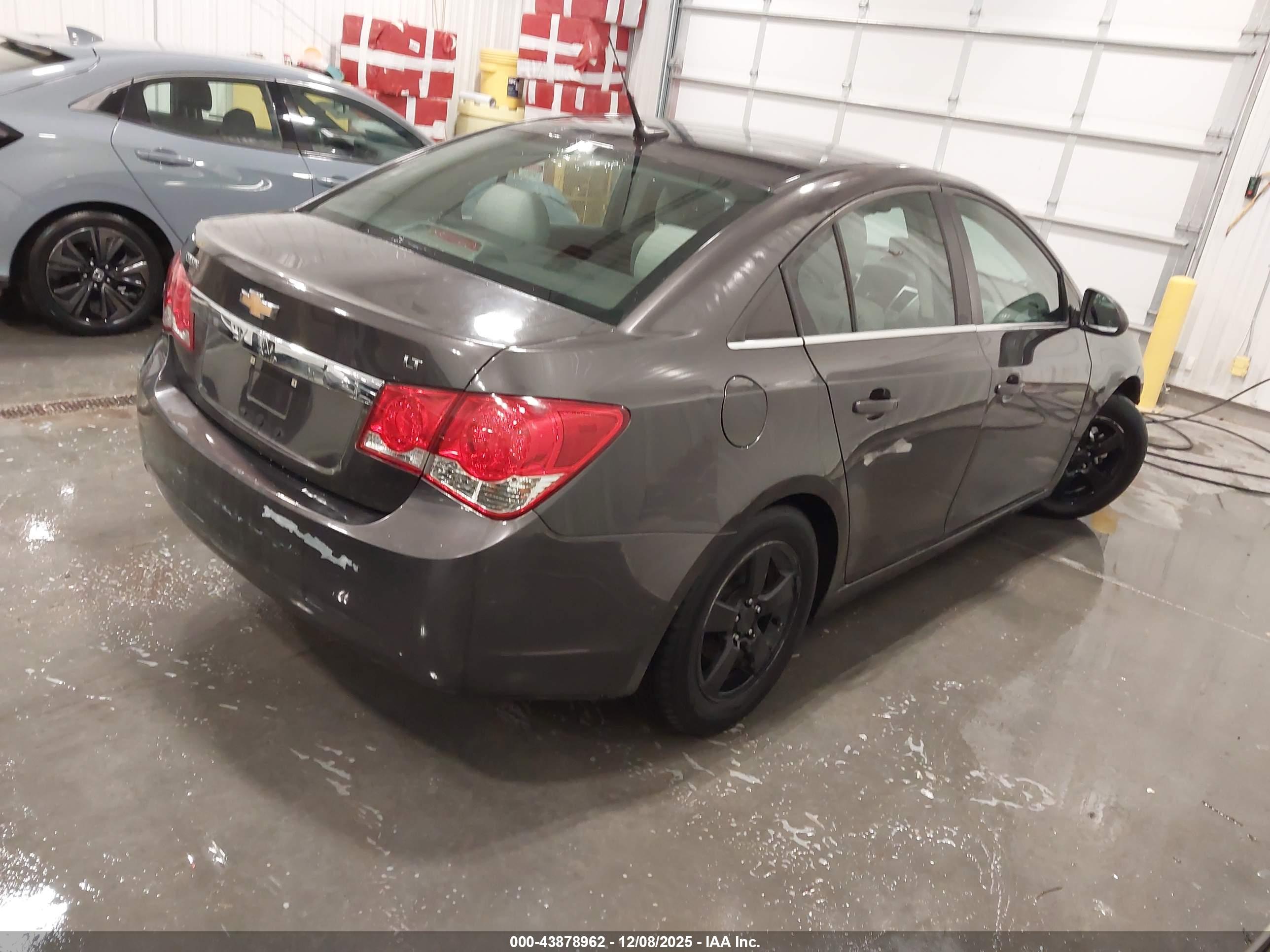 CHEVROLET CRUZE image 4