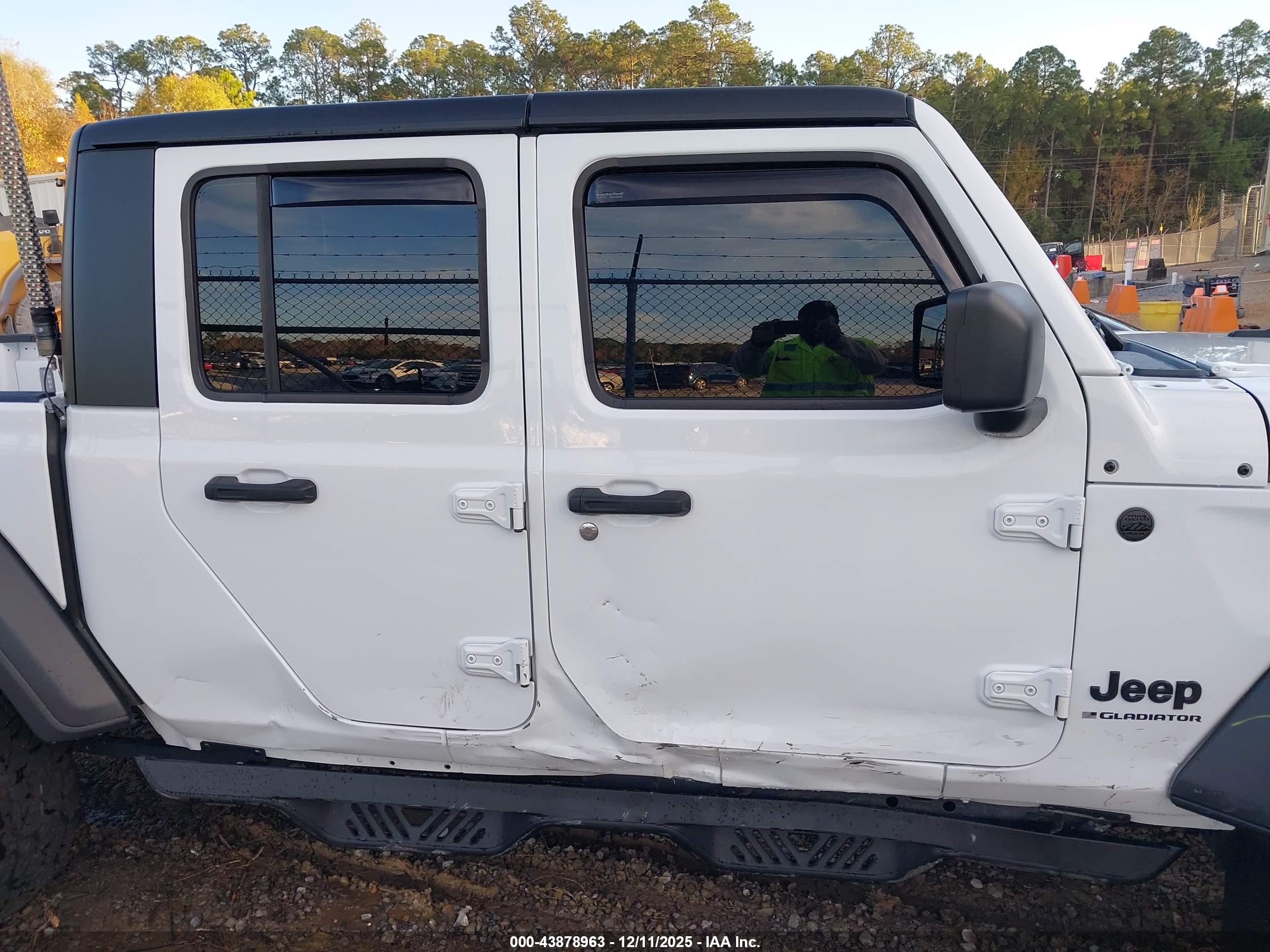 JEEP GLADIATOR image 6