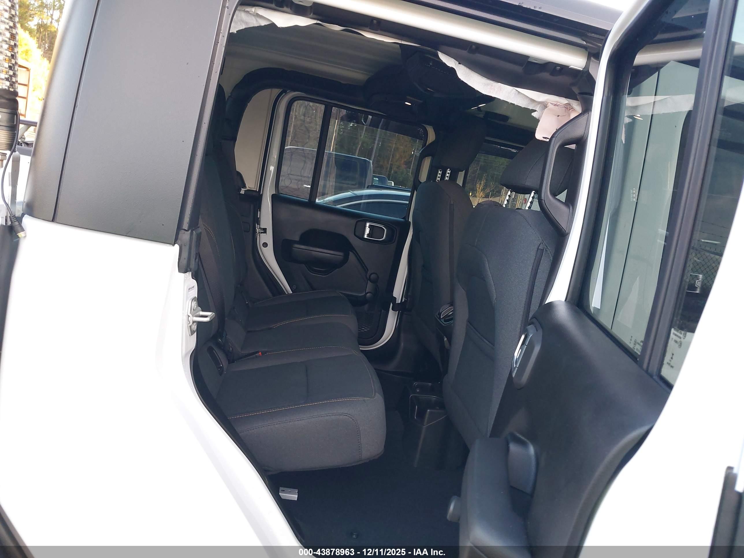 JEEP GLADIATOR image 8