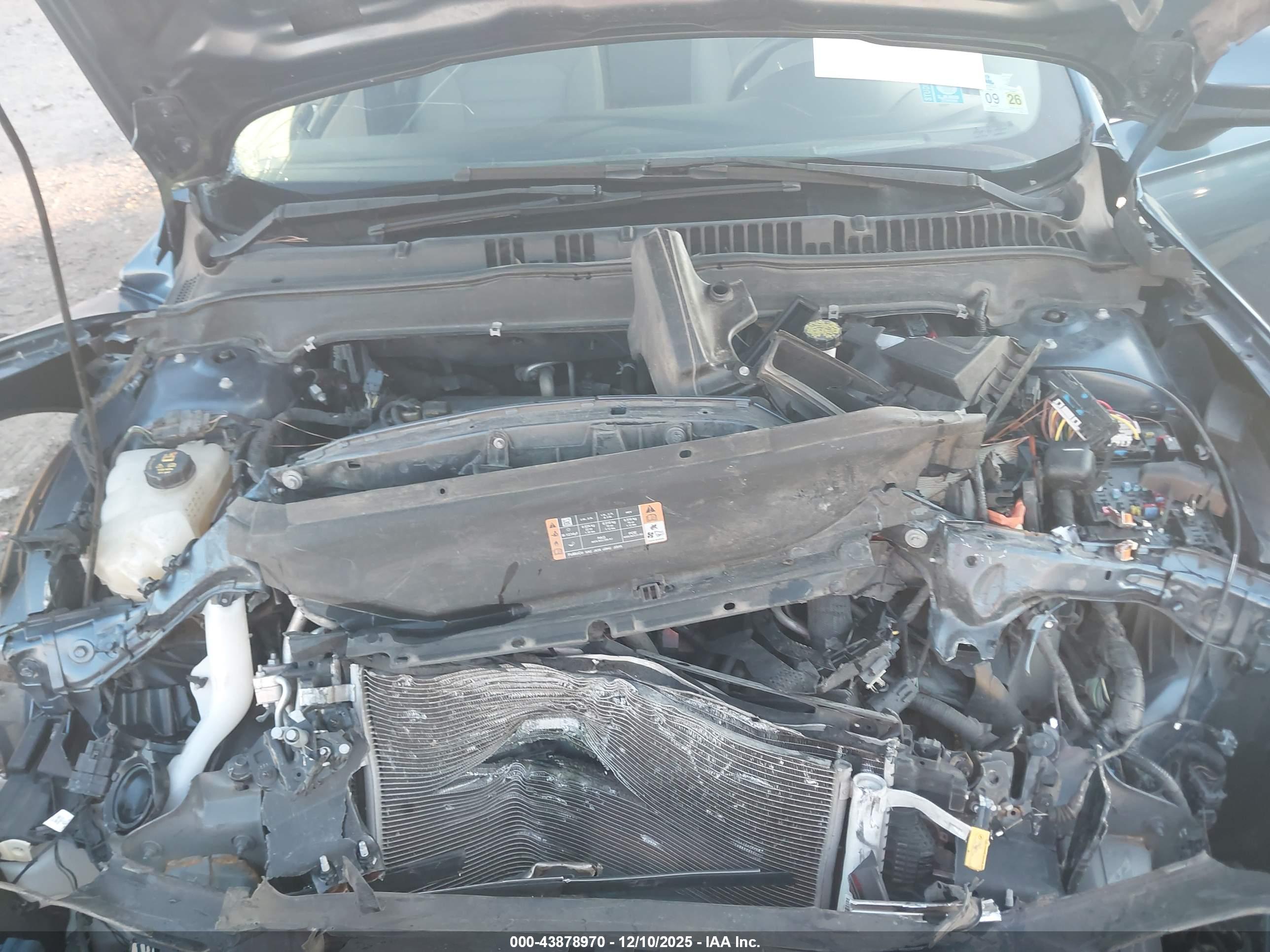 FORD FUSION image 10