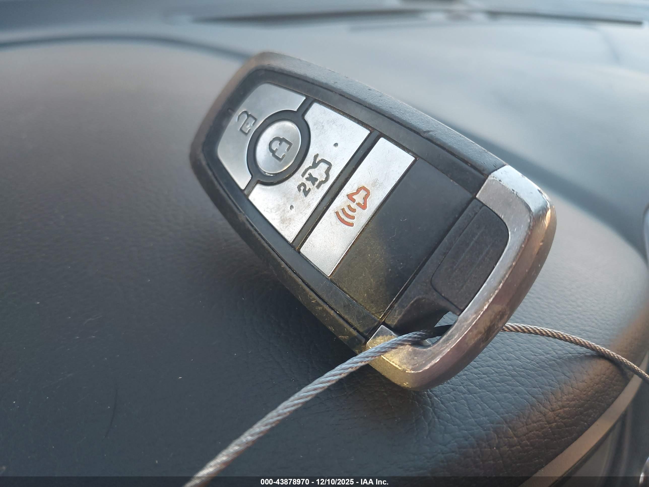 FORD FUSION image 11
