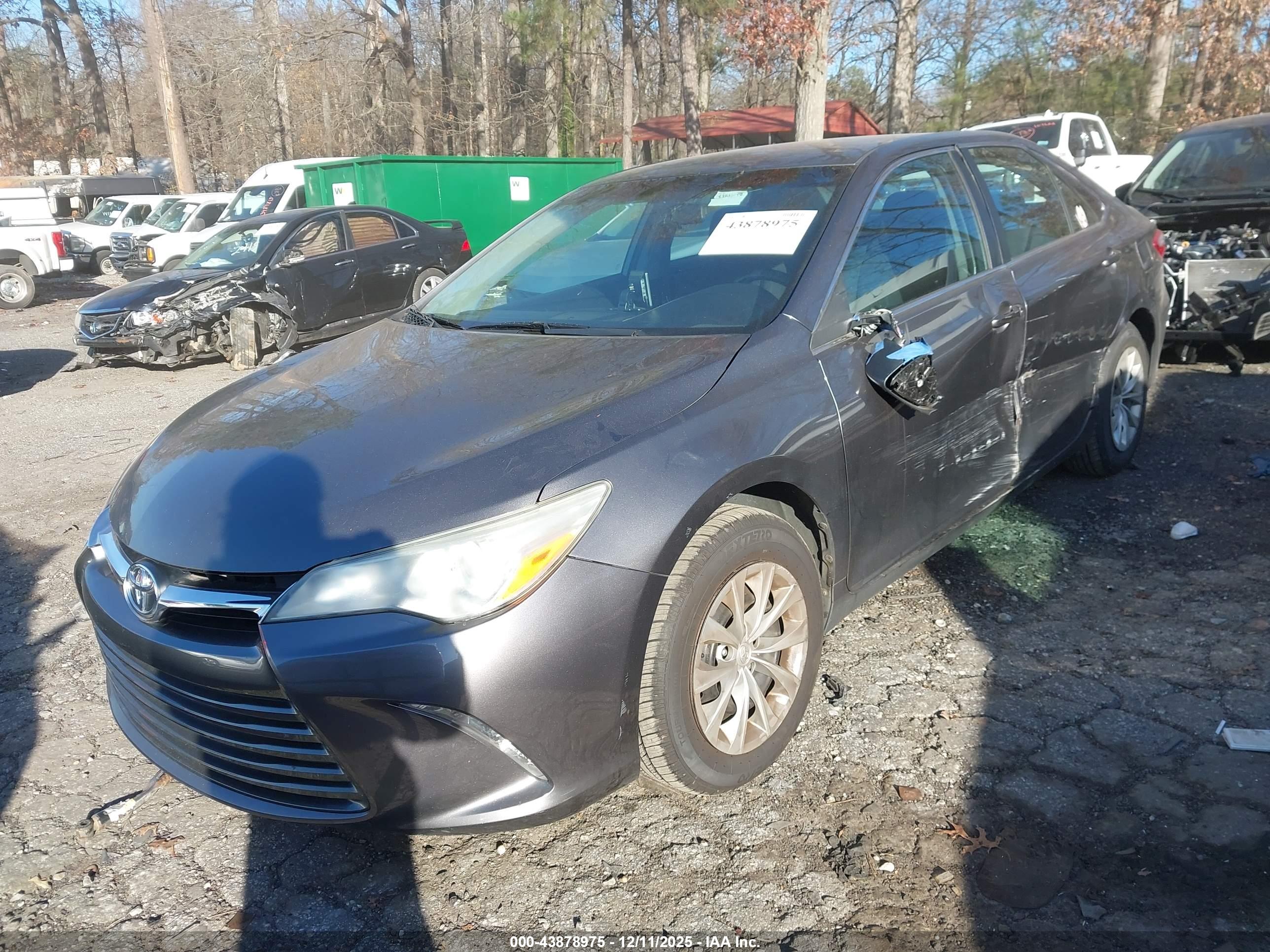 TOYOTA CAMRY image 2