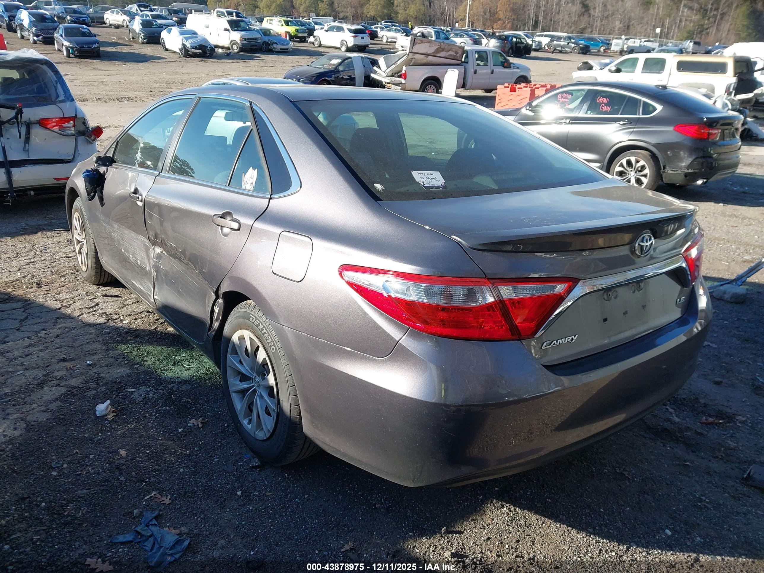 TOYOTA CAMRY image 3