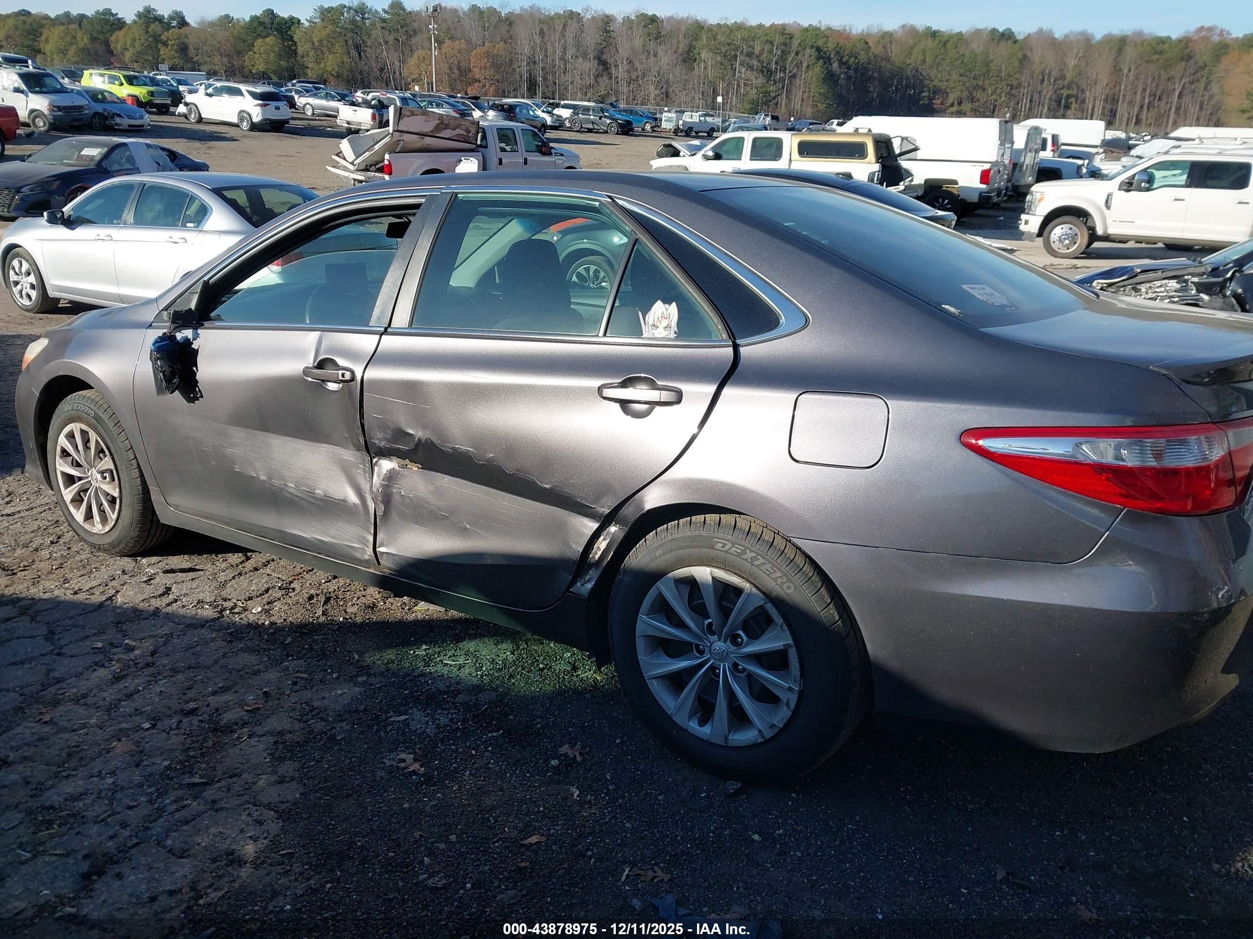 TOYOTA CAMRY image 6